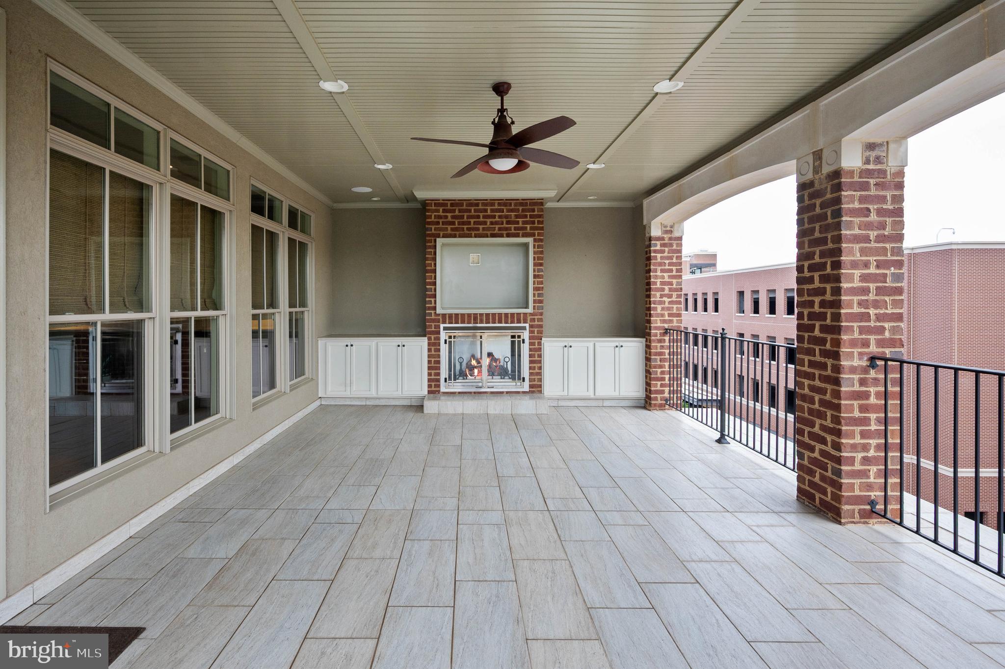 AMELIA SQUARE - Residential