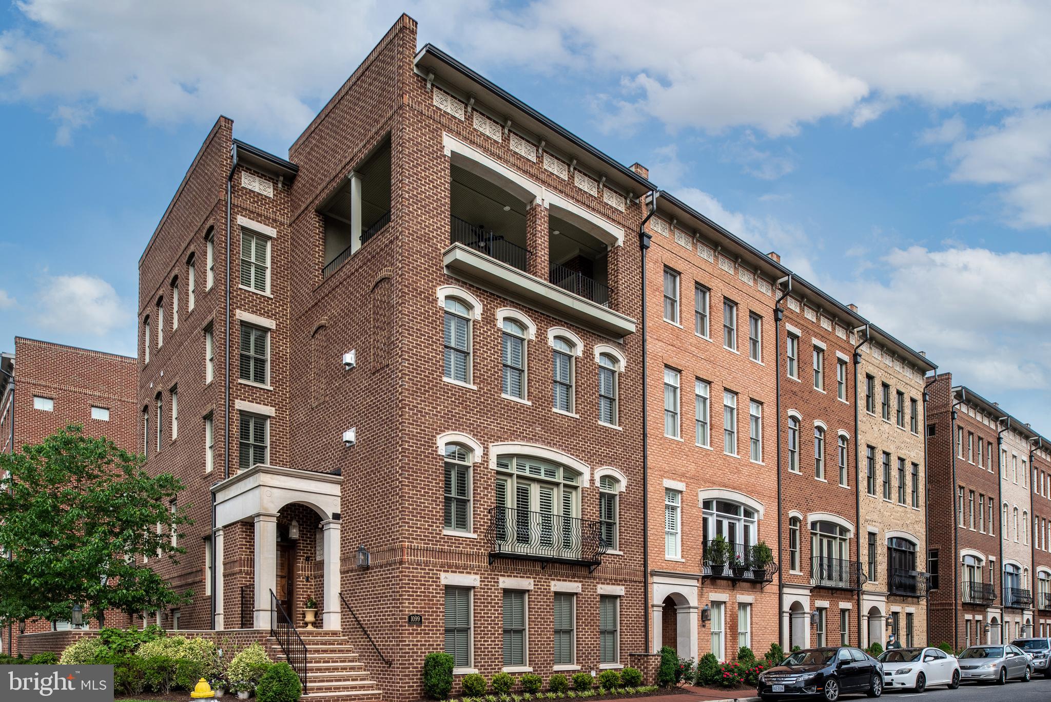 AMELIA SQUARE - Residential