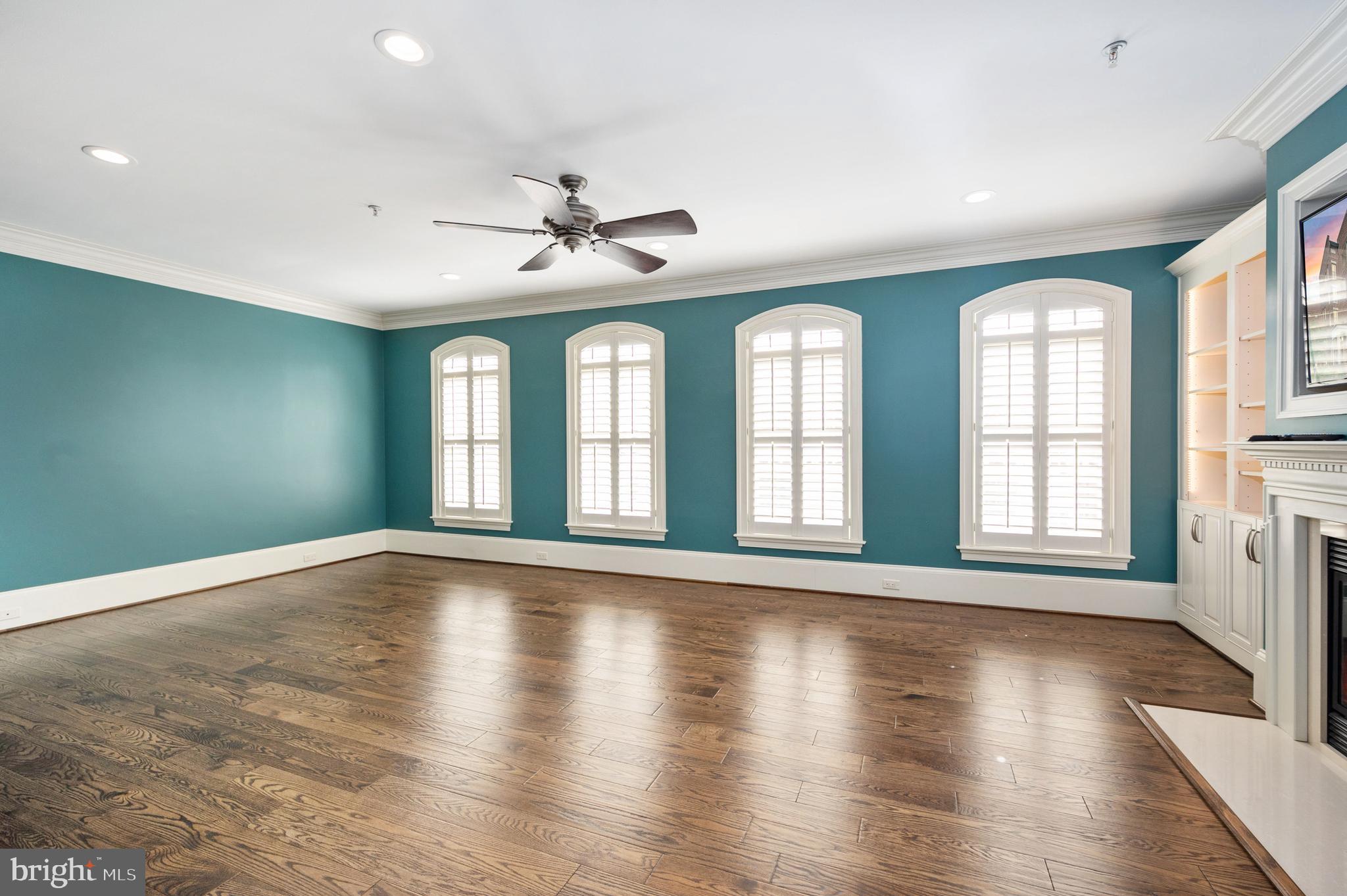 AMELIA SQUARE - Residential