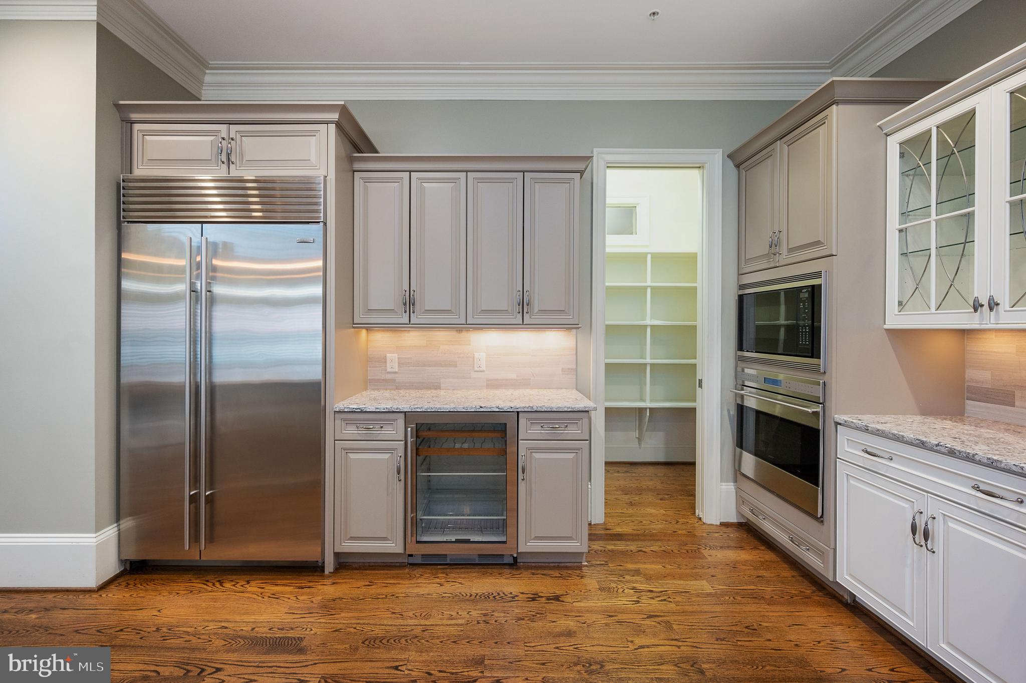 AMELIA SQUARE - Residential