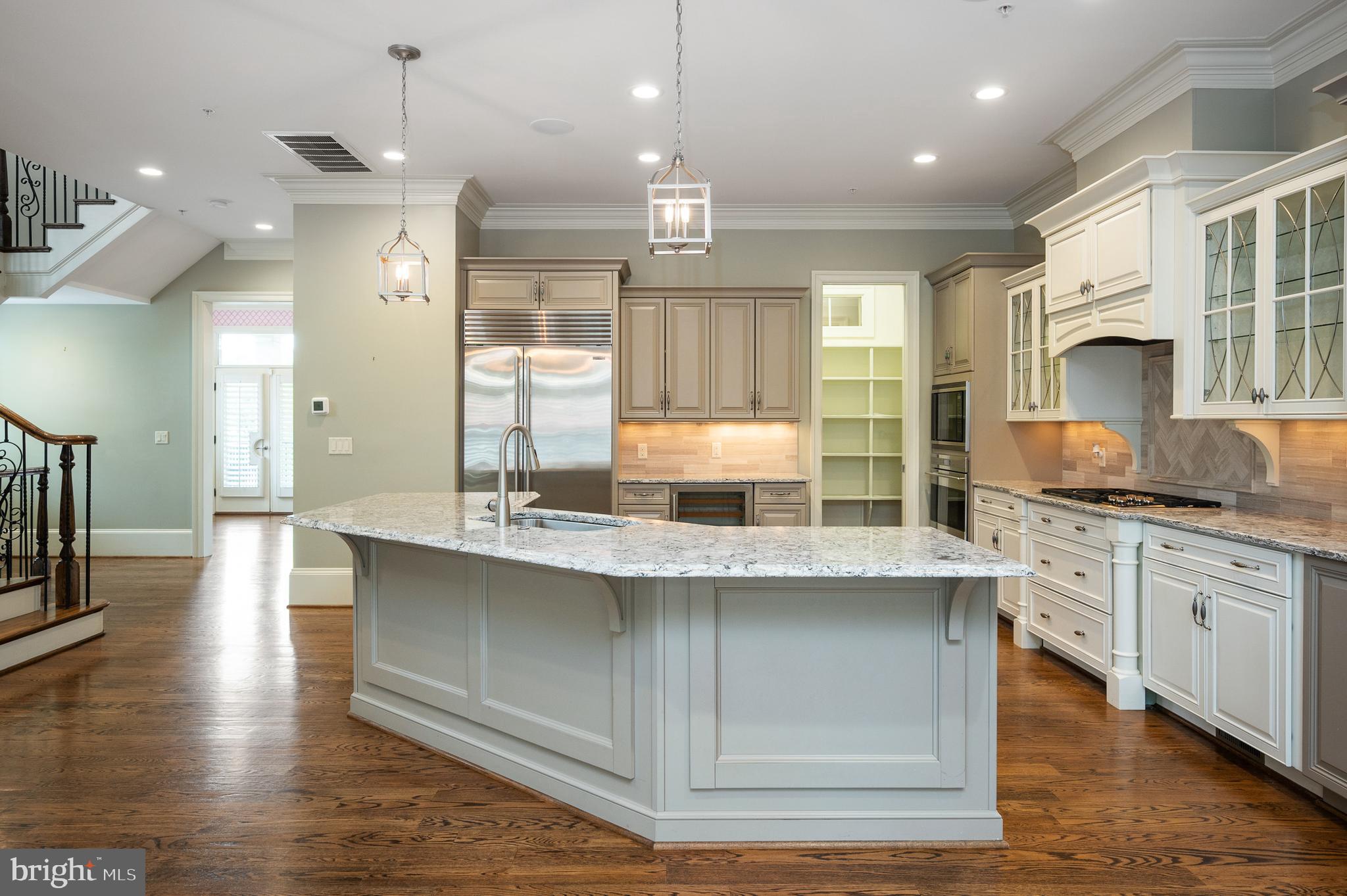 AMELIA SQUARE - Residential