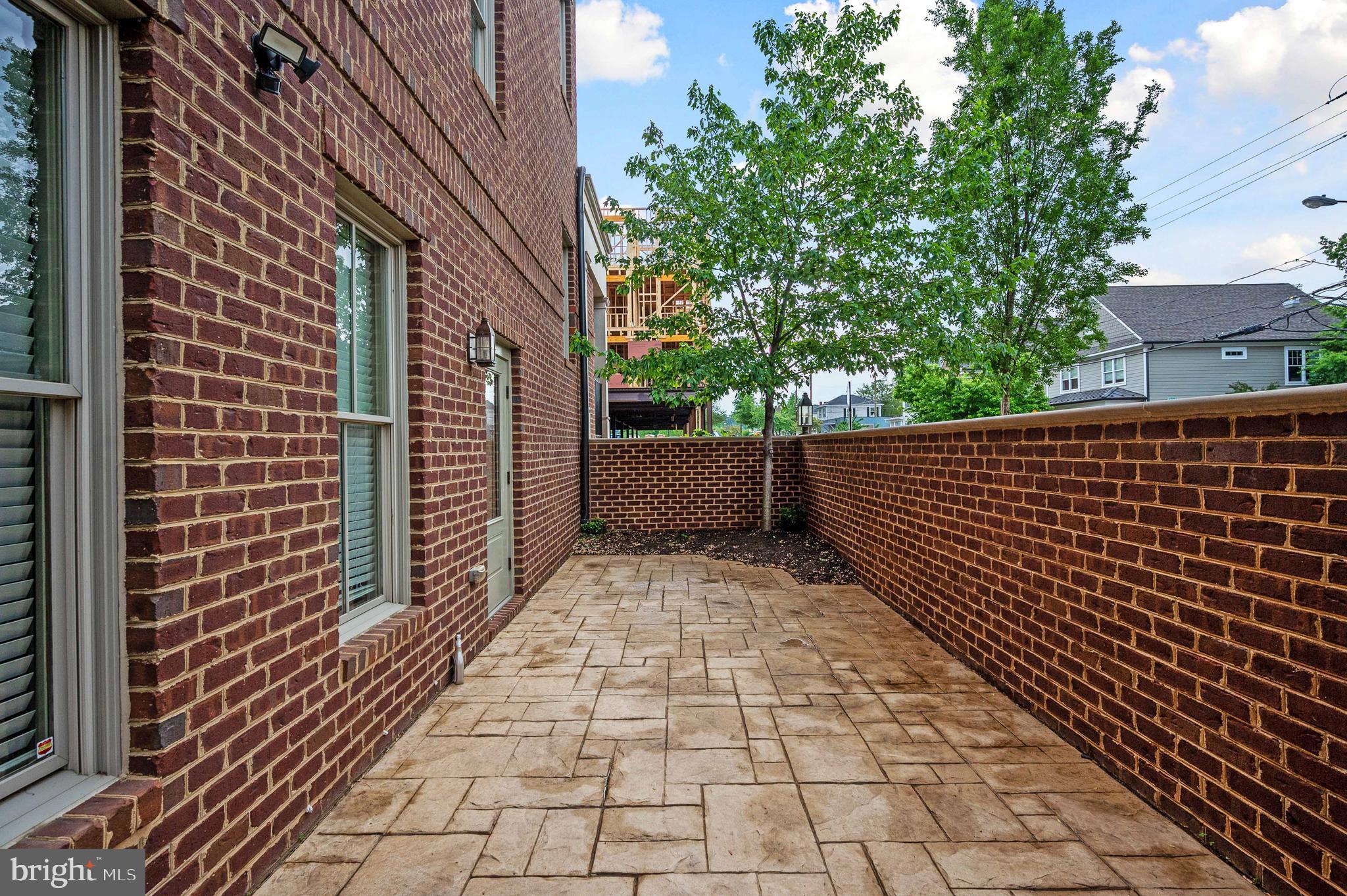 AMELIA SQUARE - Residential