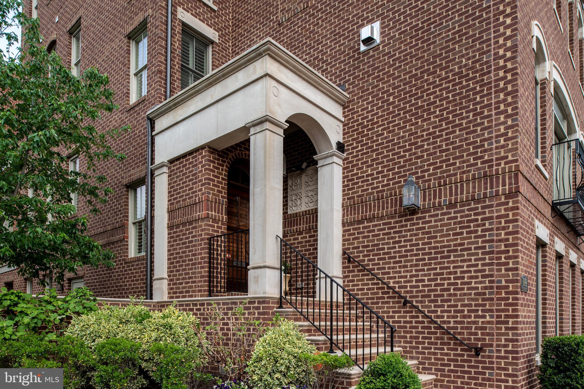 AMELIA SQUARE - Residential