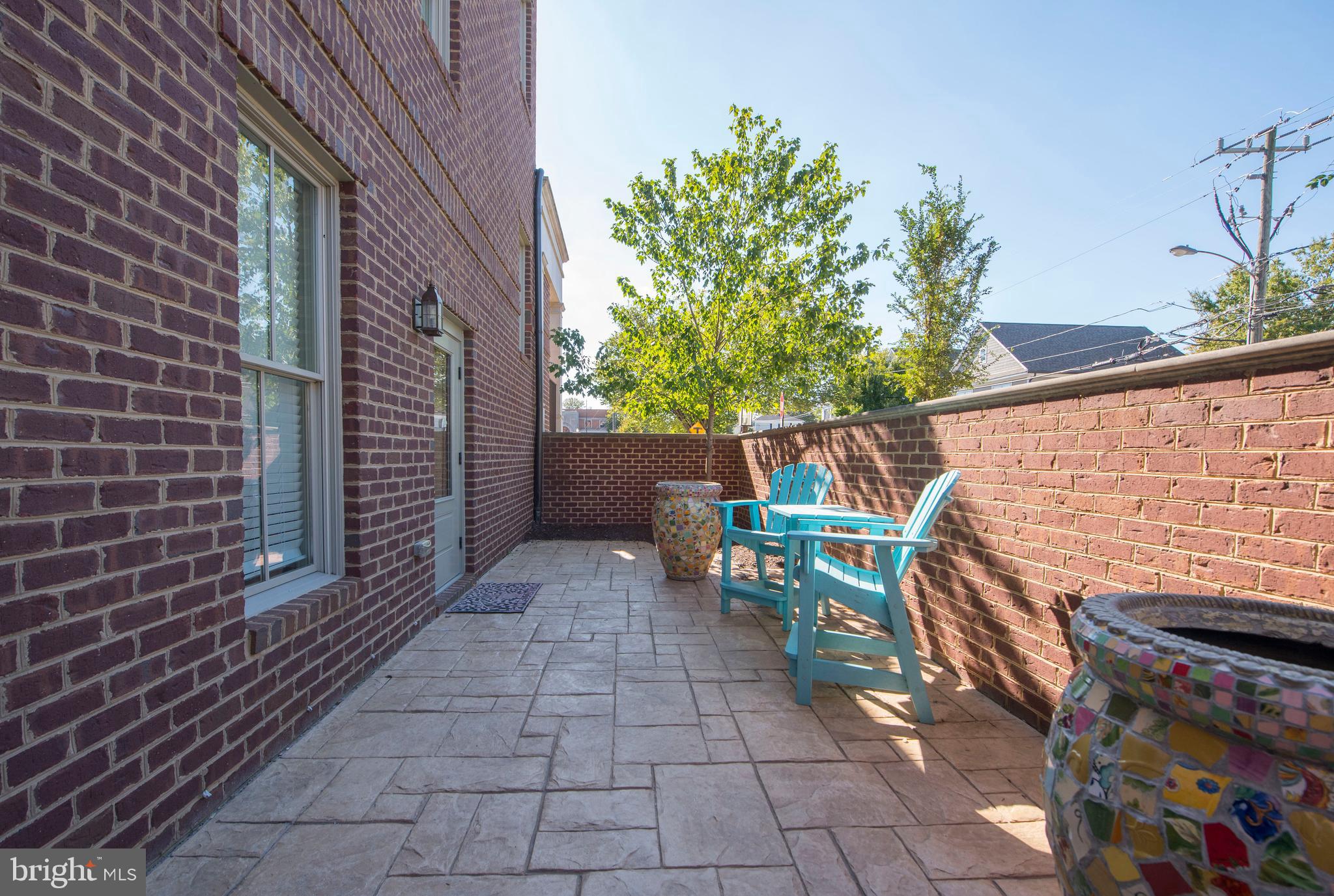 AMELIA SQUARE - Residential