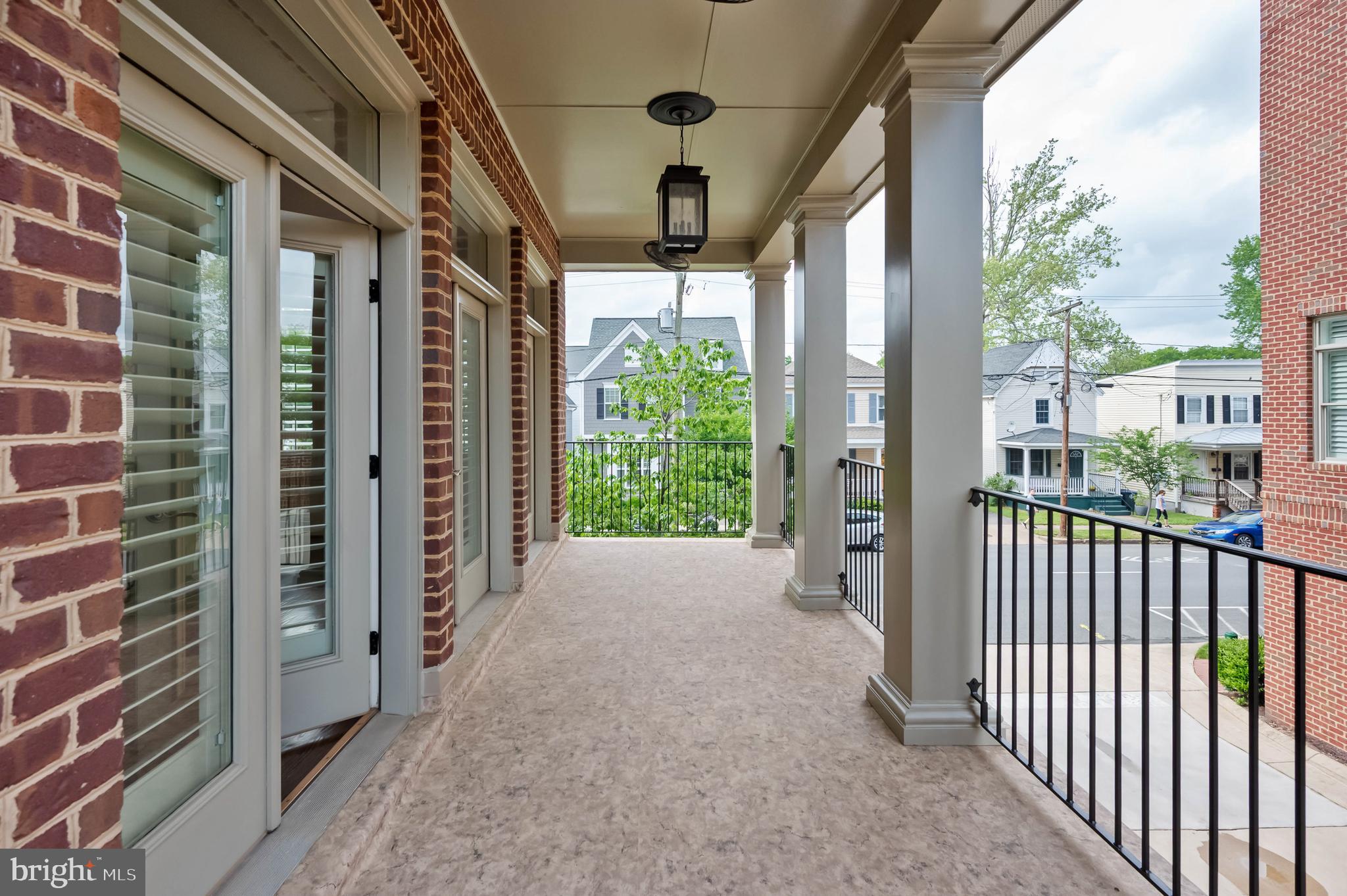 AMELIA SQUARE - Residential