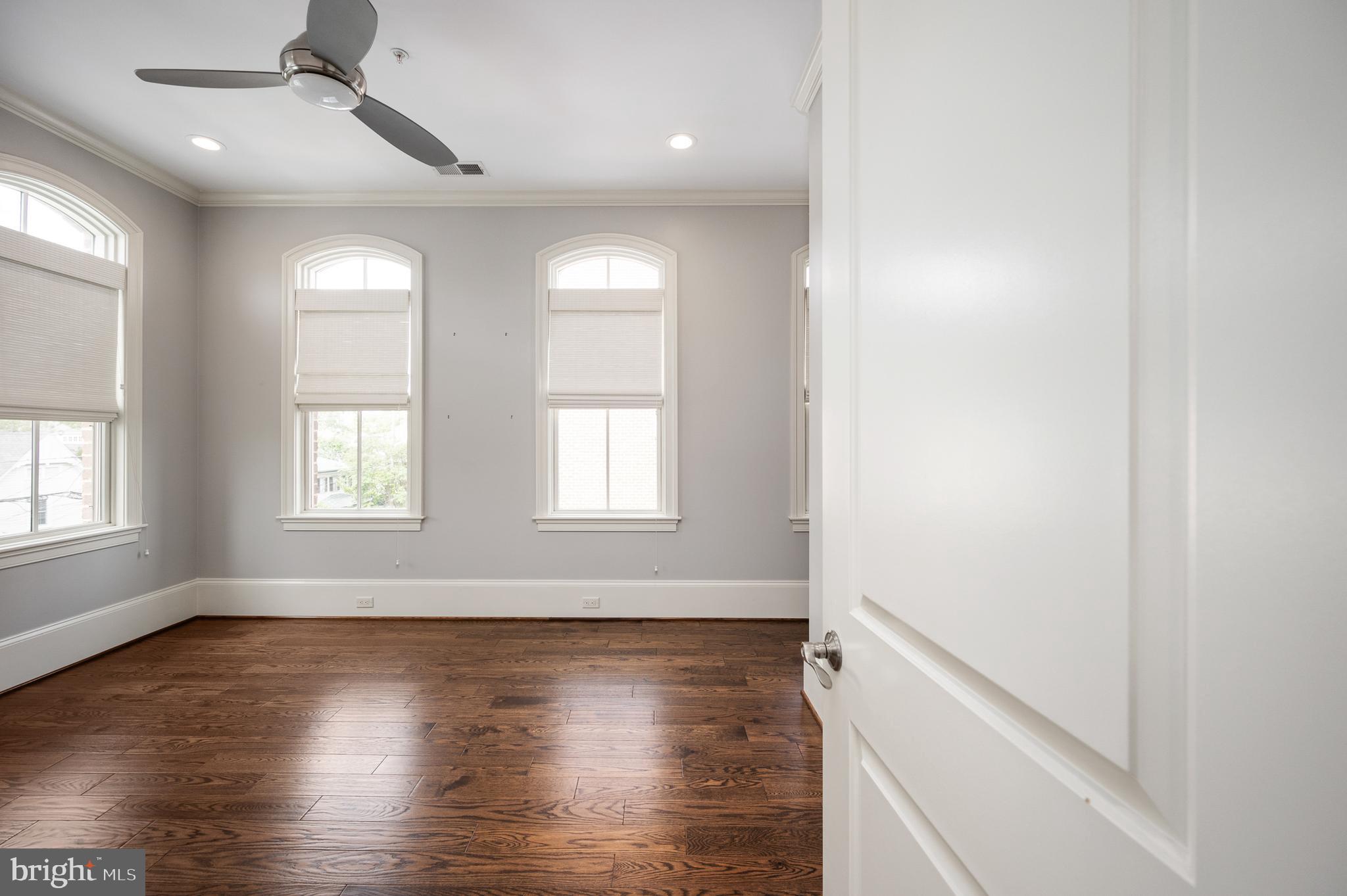 AMELIA SQUARE - Residential