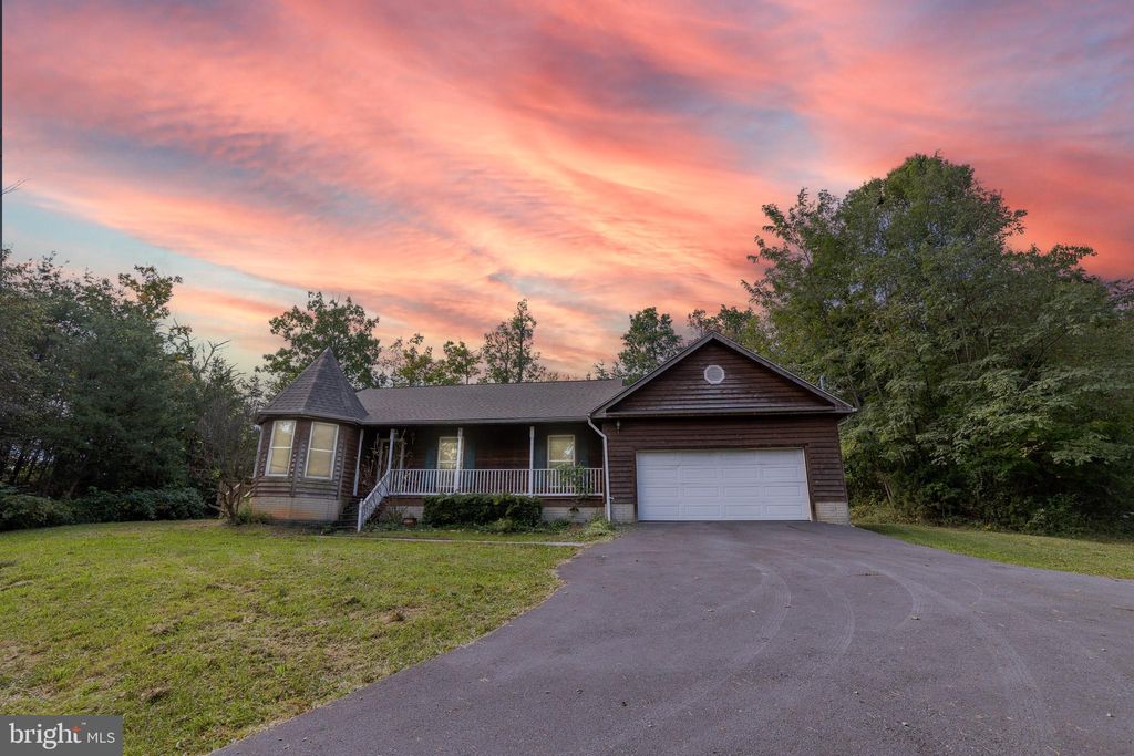 Photo of 59 Valley Overlook Court, STRASBURG, VA 22657 (MLS # VAWR2012496)