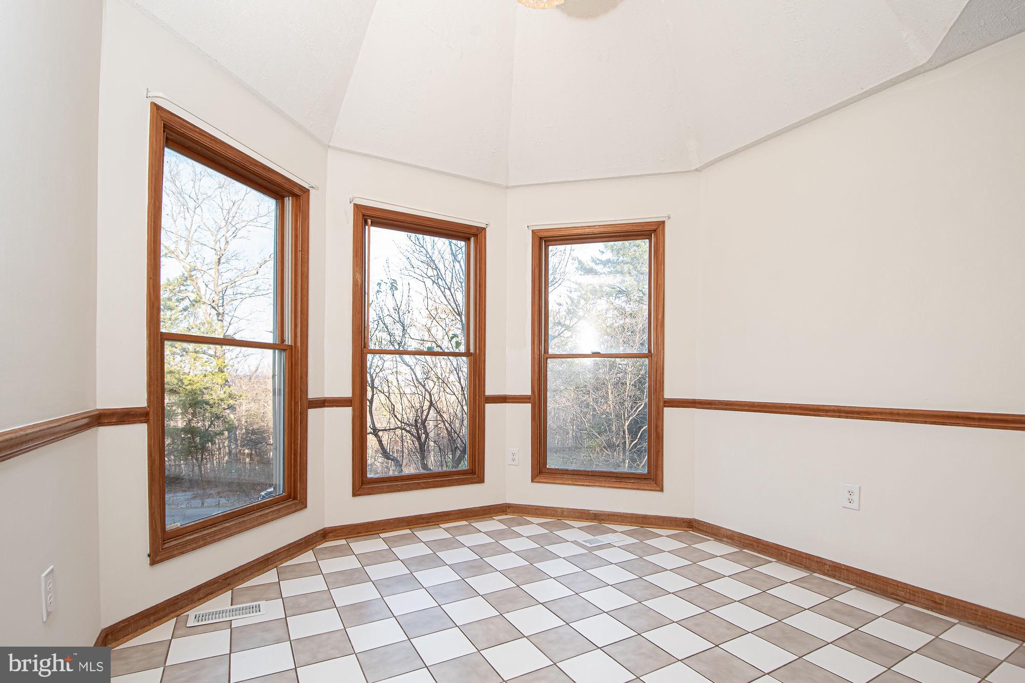 LOWER VALLEY - Residential