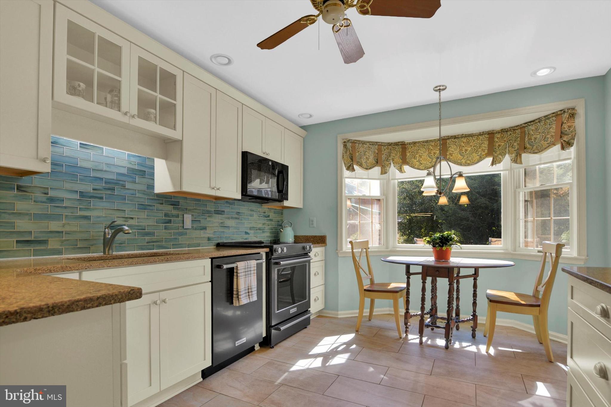 HUNTERS RUN - Residential