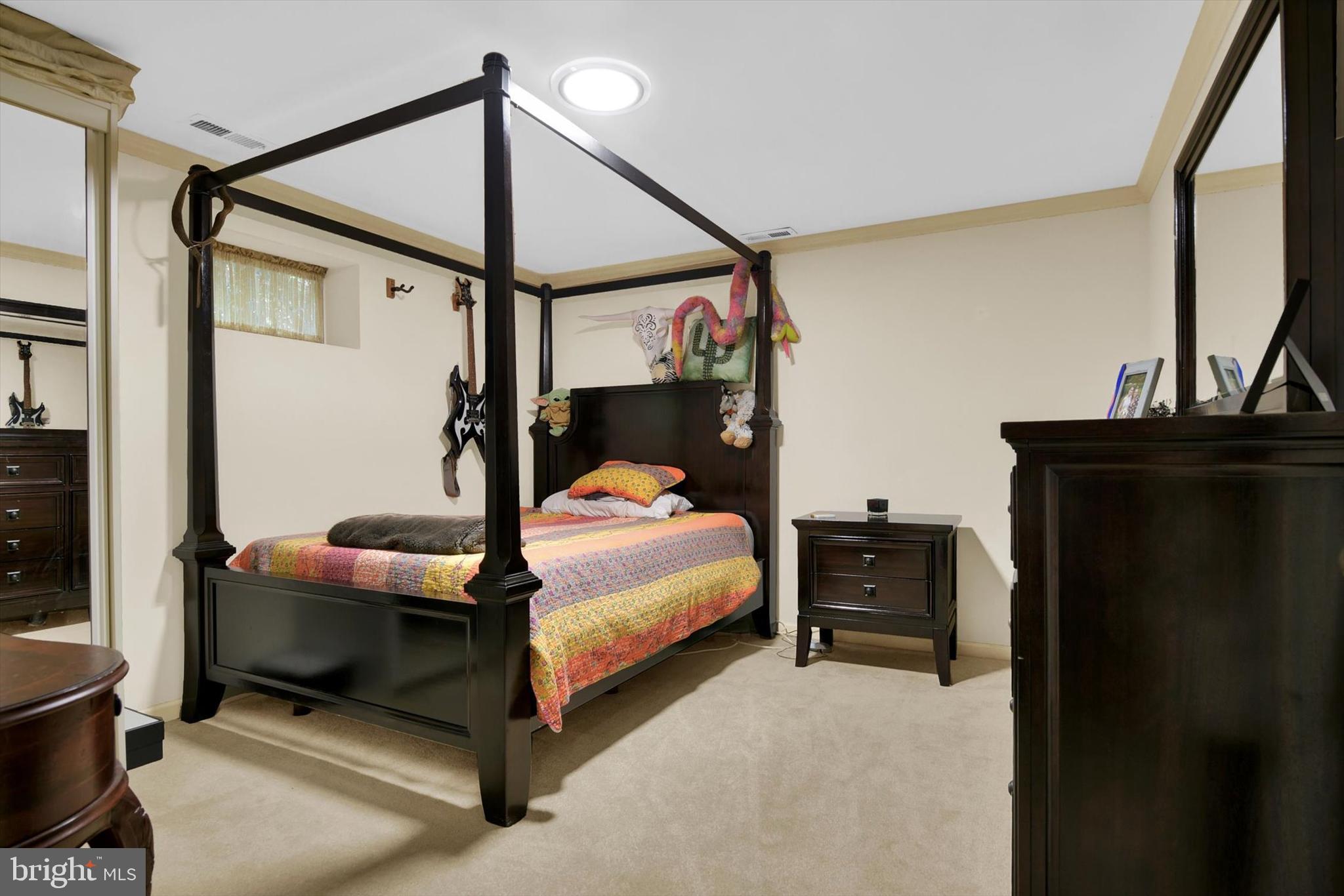 HUNTERS RUN - Residential