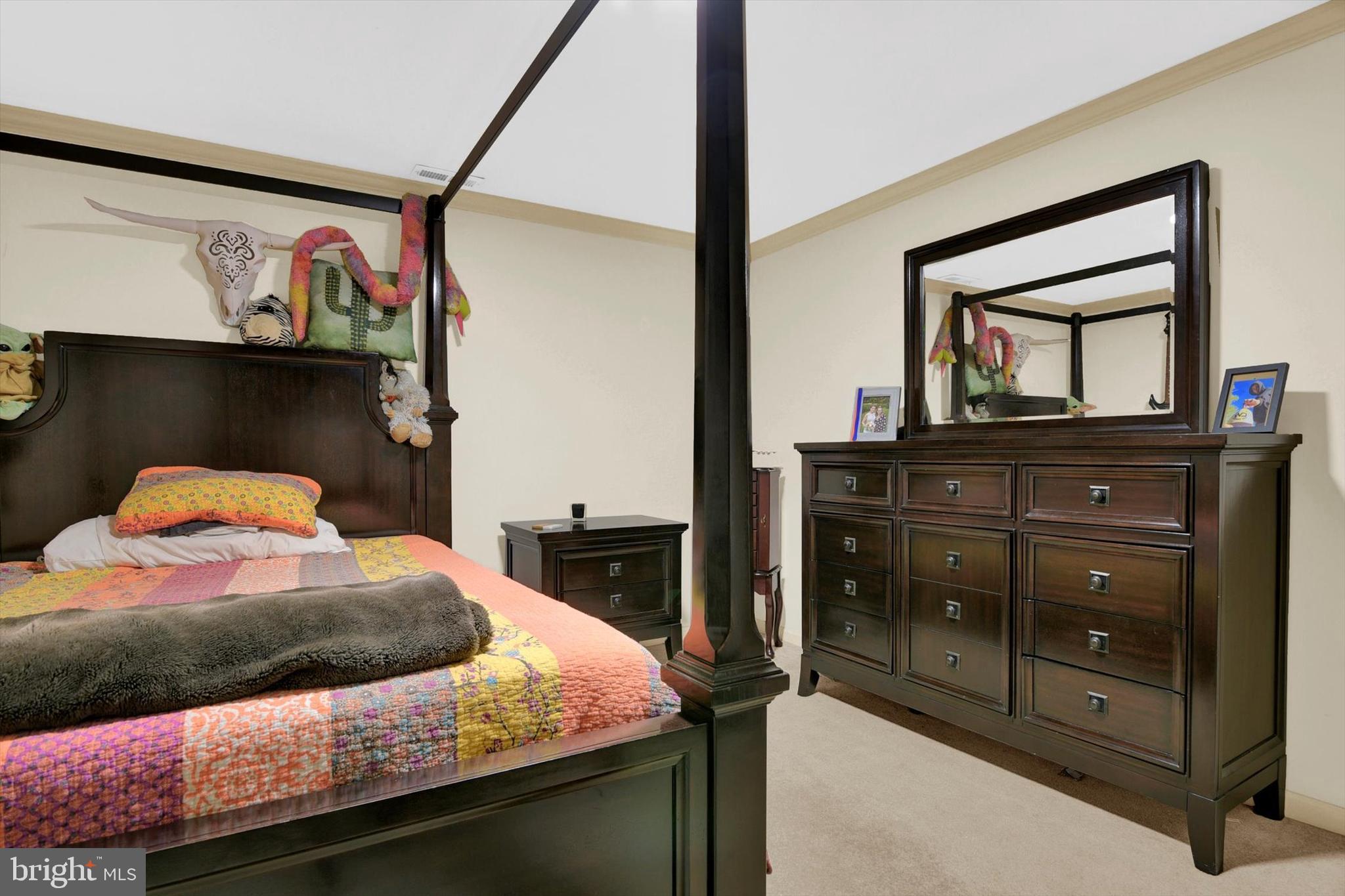 HUNTERS RUN - Residential