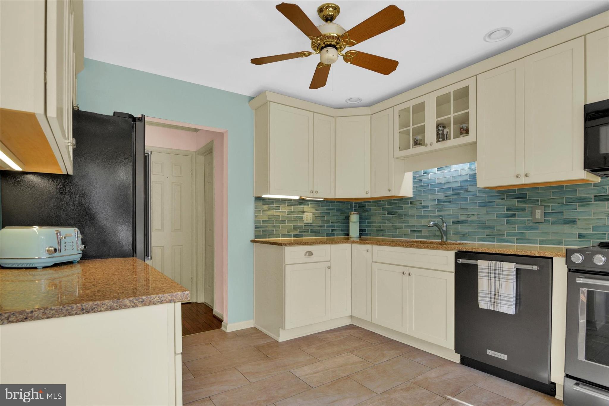 HUNTERS RUN - Residential