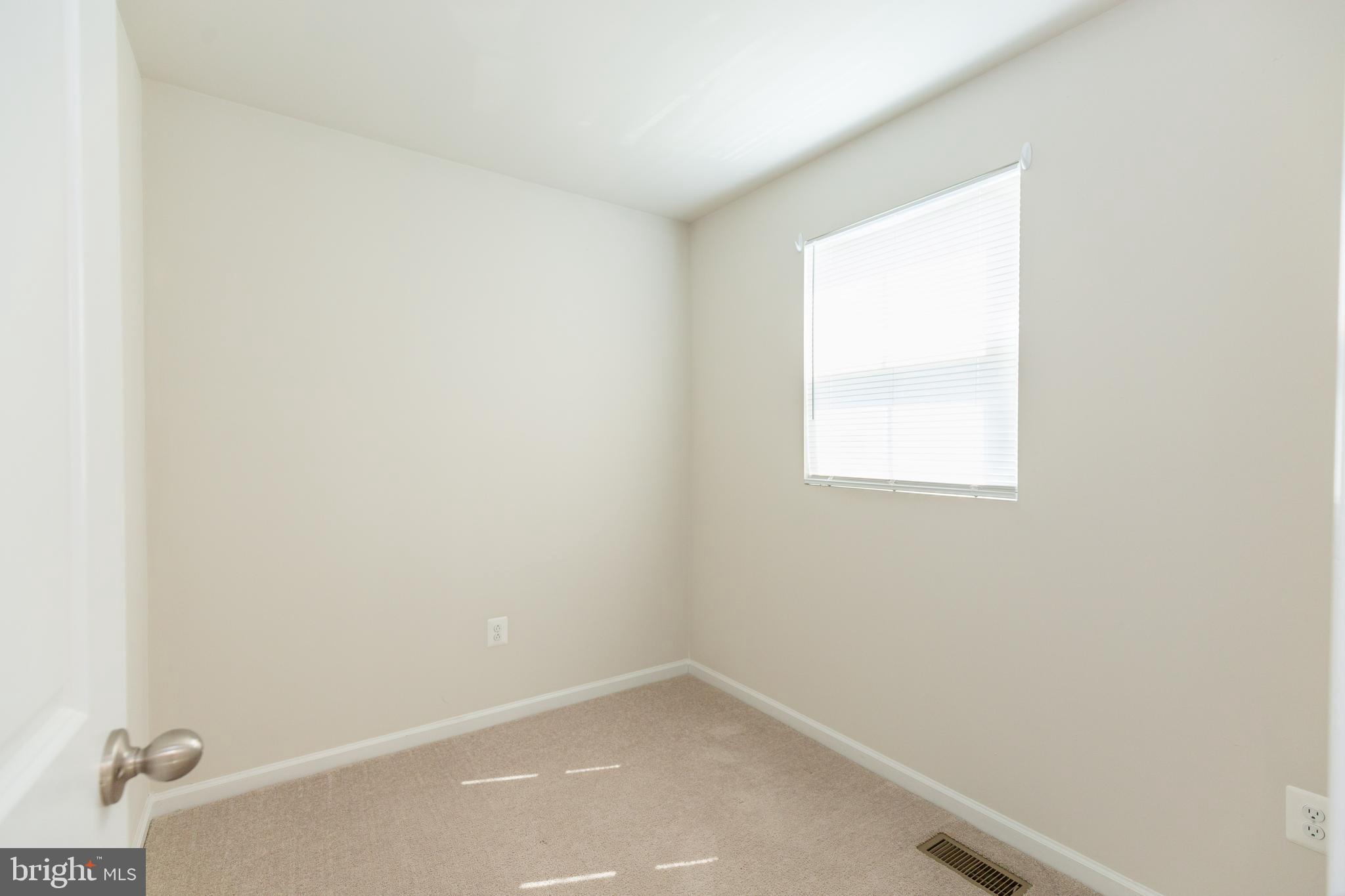 CHANDLERS GLEN - Residential Lease