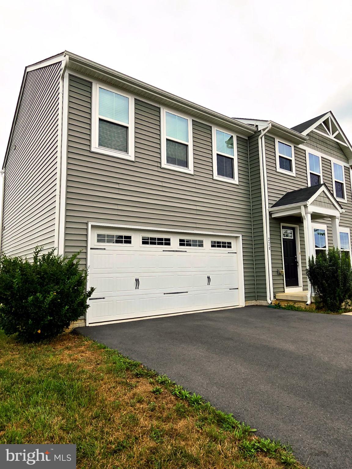 CHANDLERS GLEN - Residential Lease