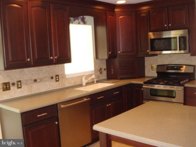 HERITAGE HILLS - Residential