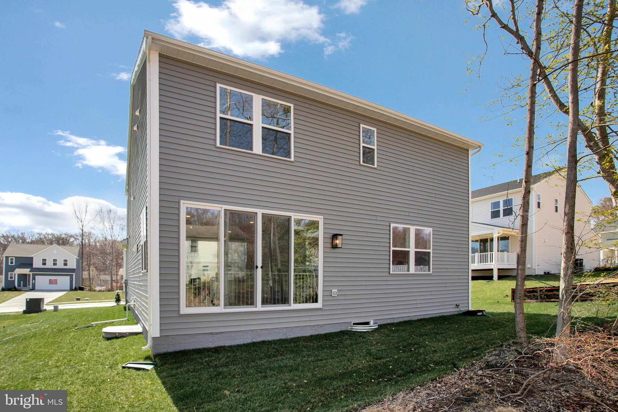 10 POPLAR COURT