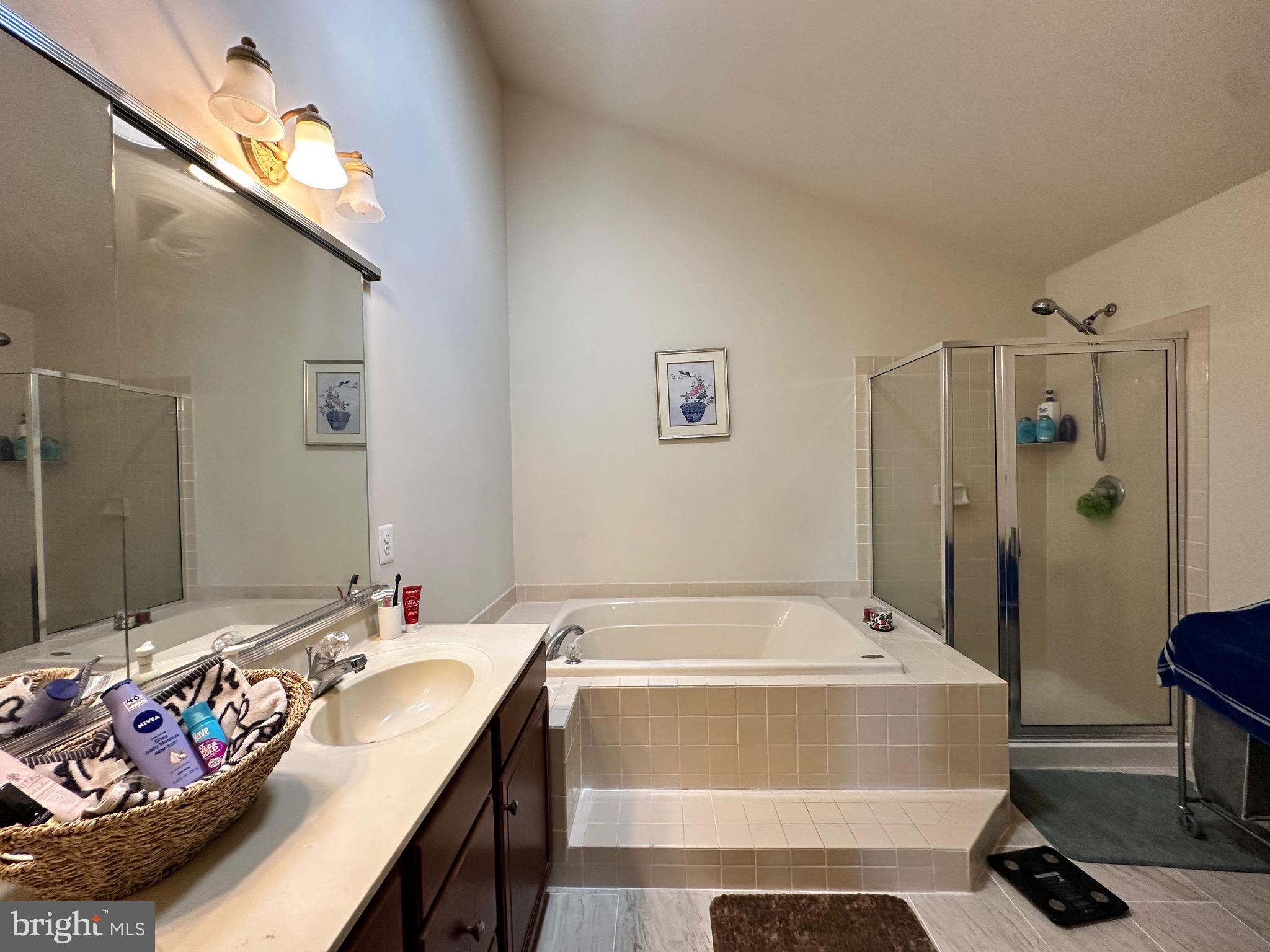 SOUTH RIDING - Residential Lease