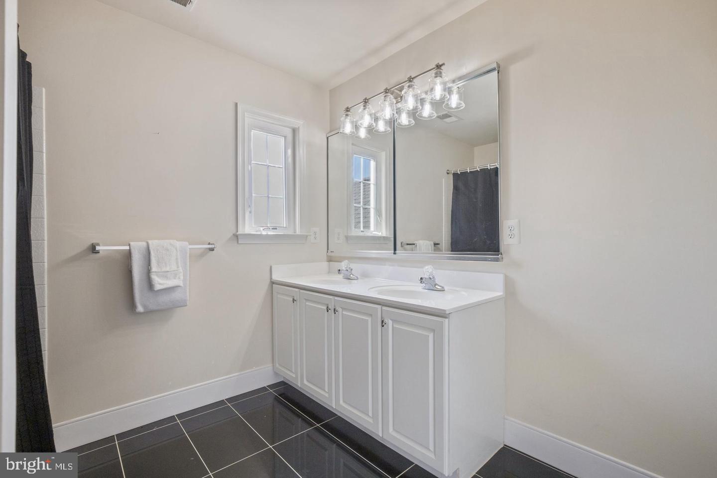 SOUTH RIDING - Residential Lease