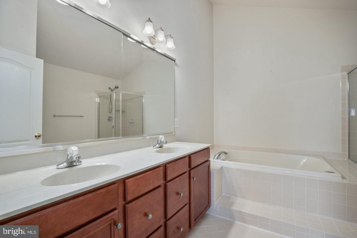 SOUTH RIDING - Residential Lease