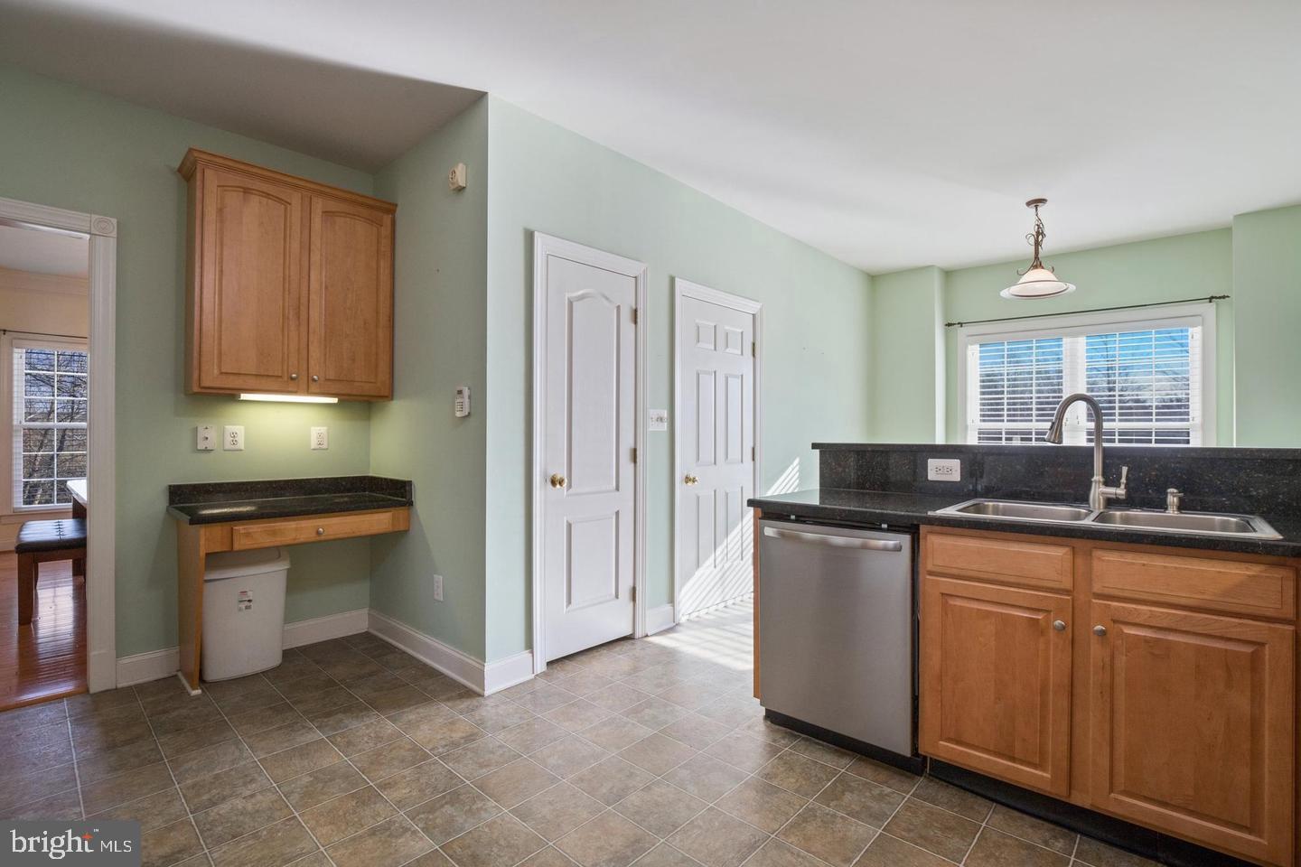 SOUTH RIDING - Residential Lease