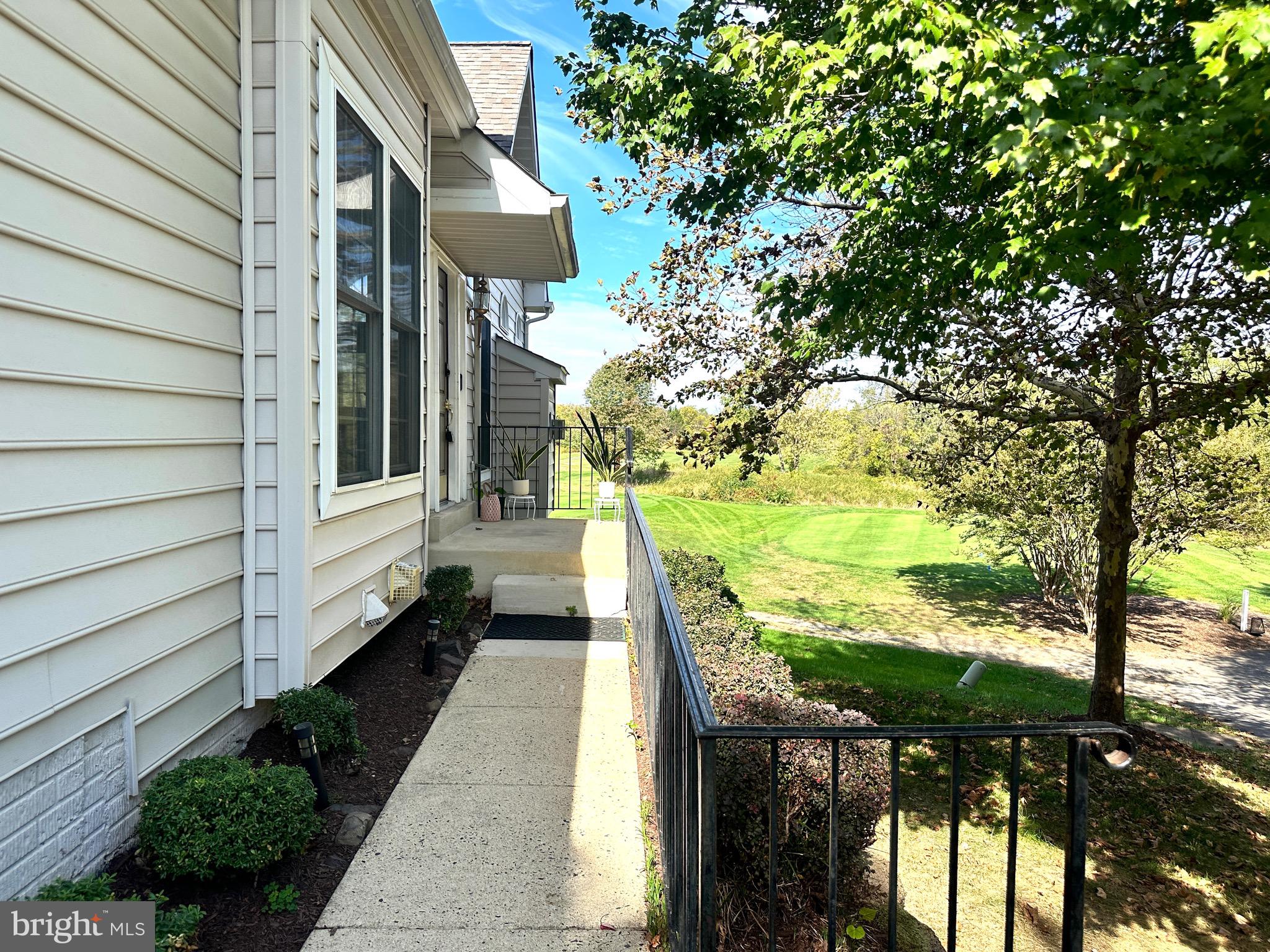 SOUTH RIDING - Residential Lease