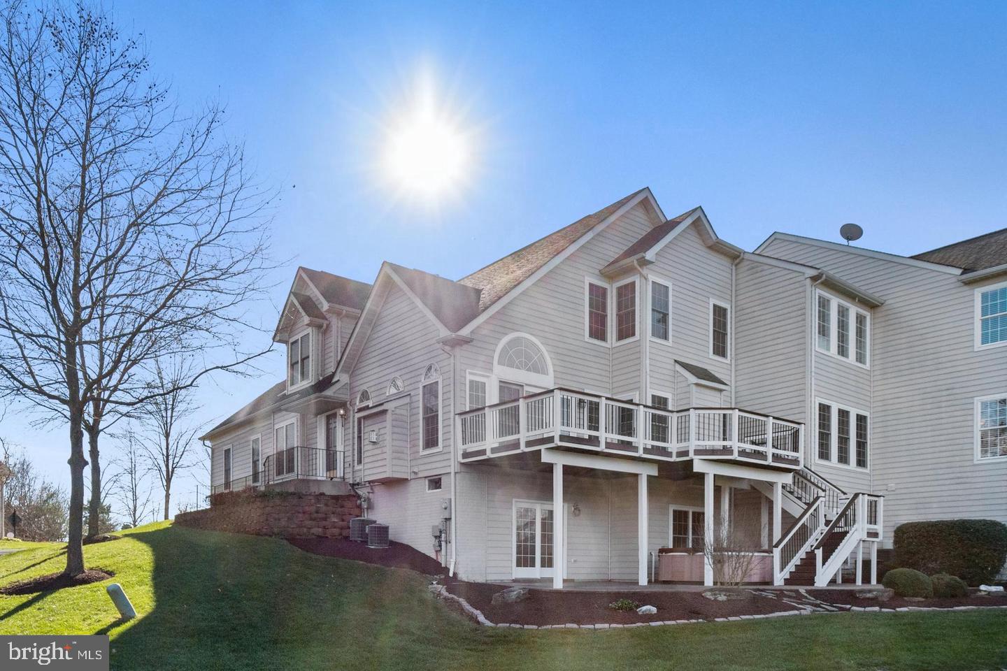 SOUTH RIDING - Residential Lease