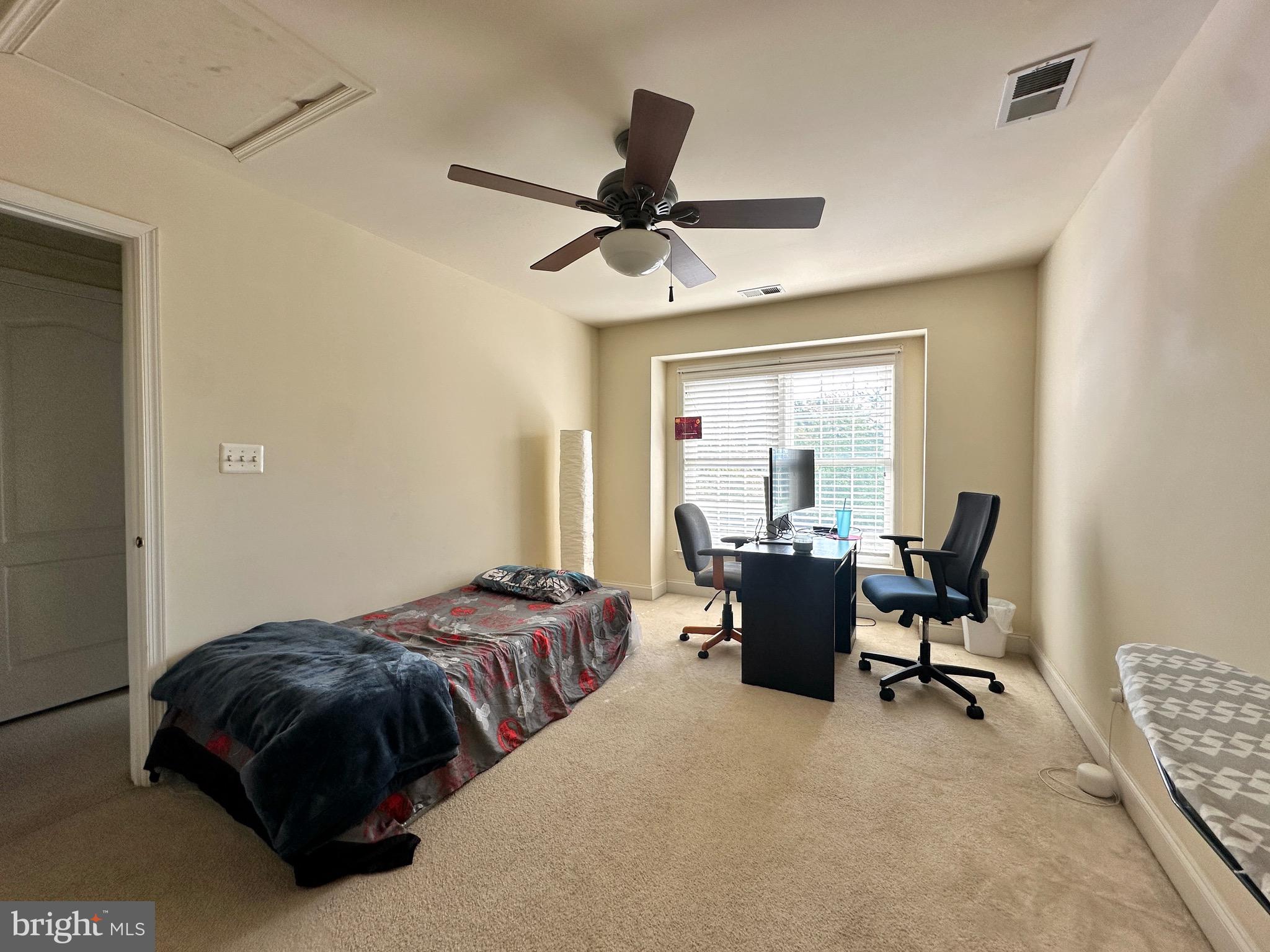 SOUTH RIDING - Residential Lease