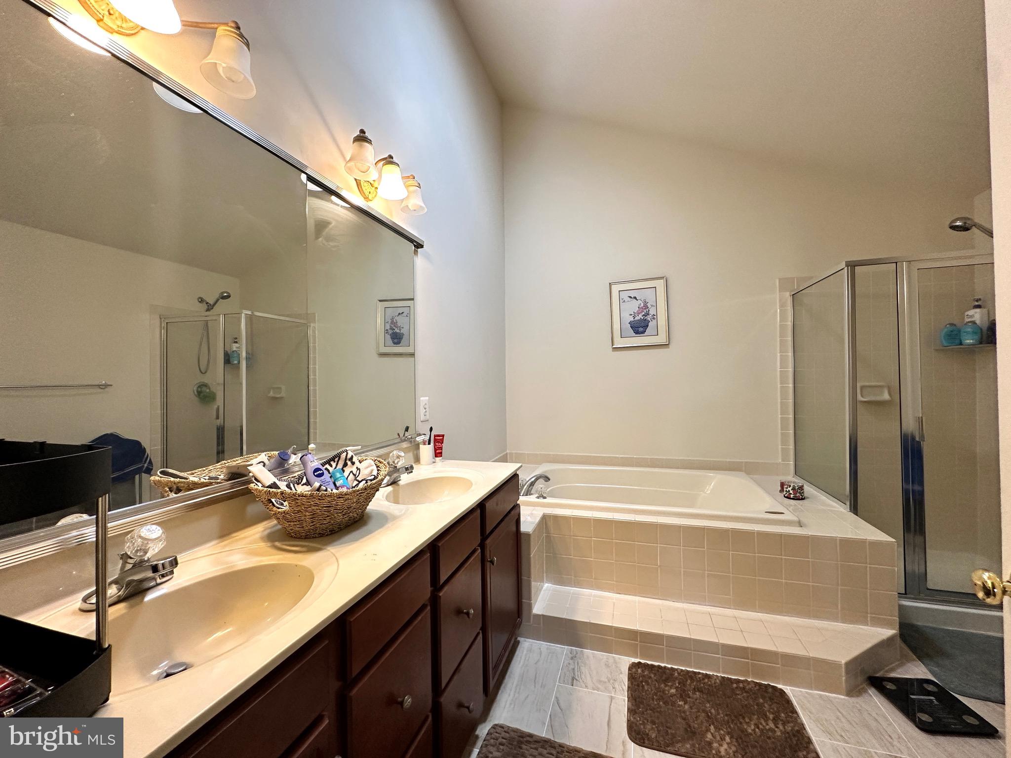 SOUTH RIDING - Residential Lease