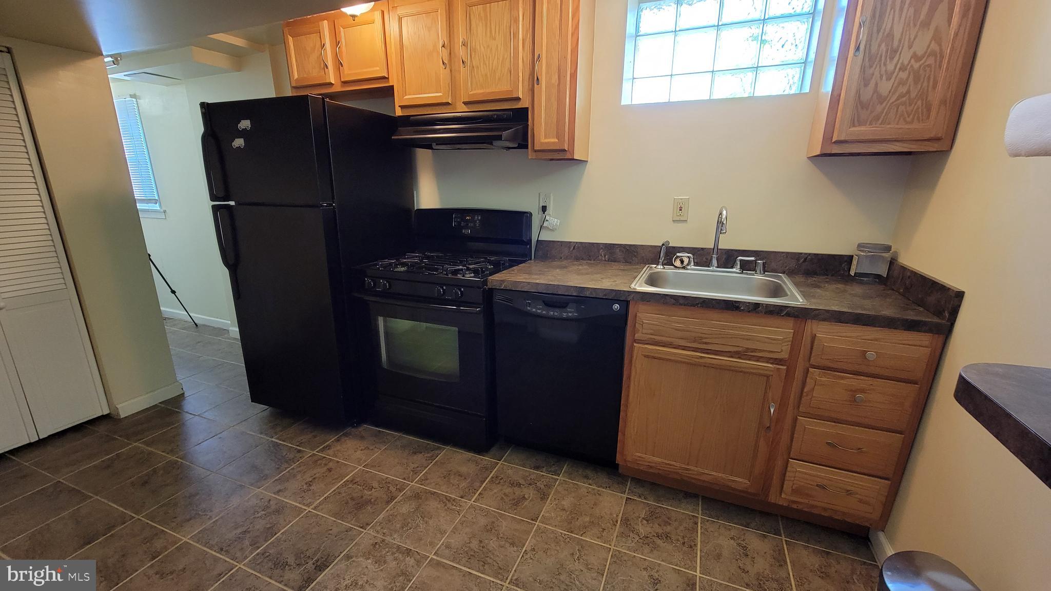 TOWSON ESTATES - Residential Lease