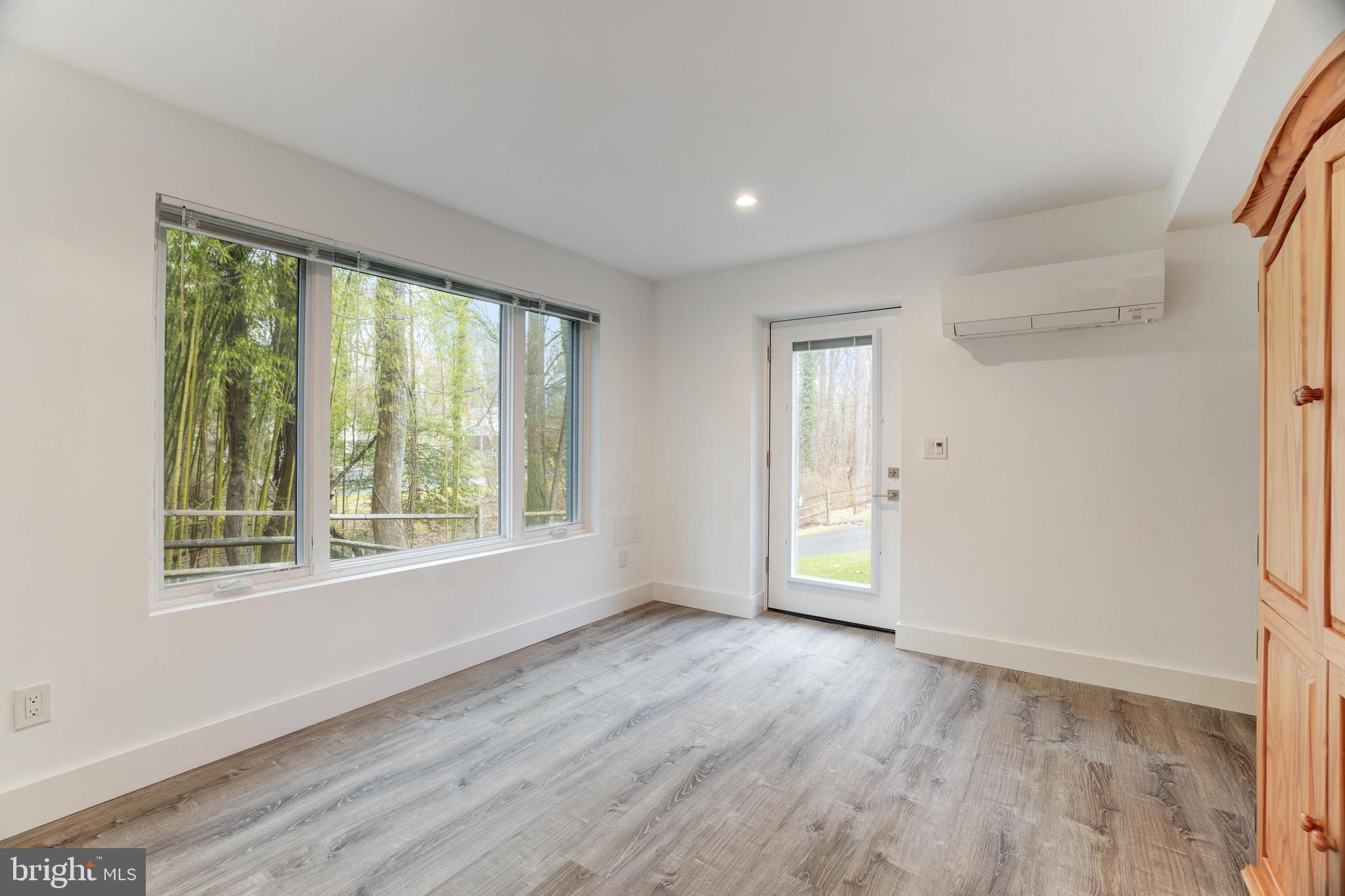 LUXMANOR - Residential