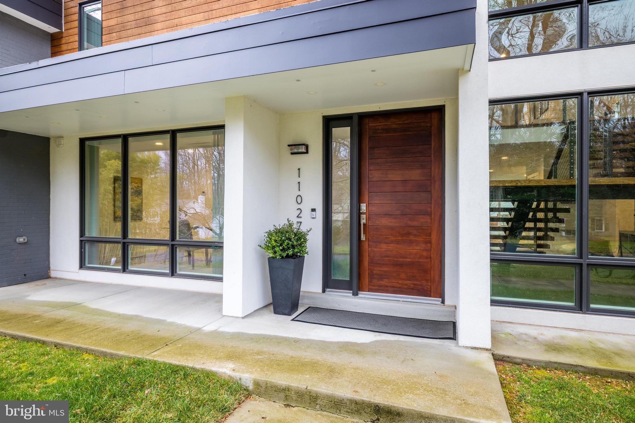 LUXMANOR - Residential