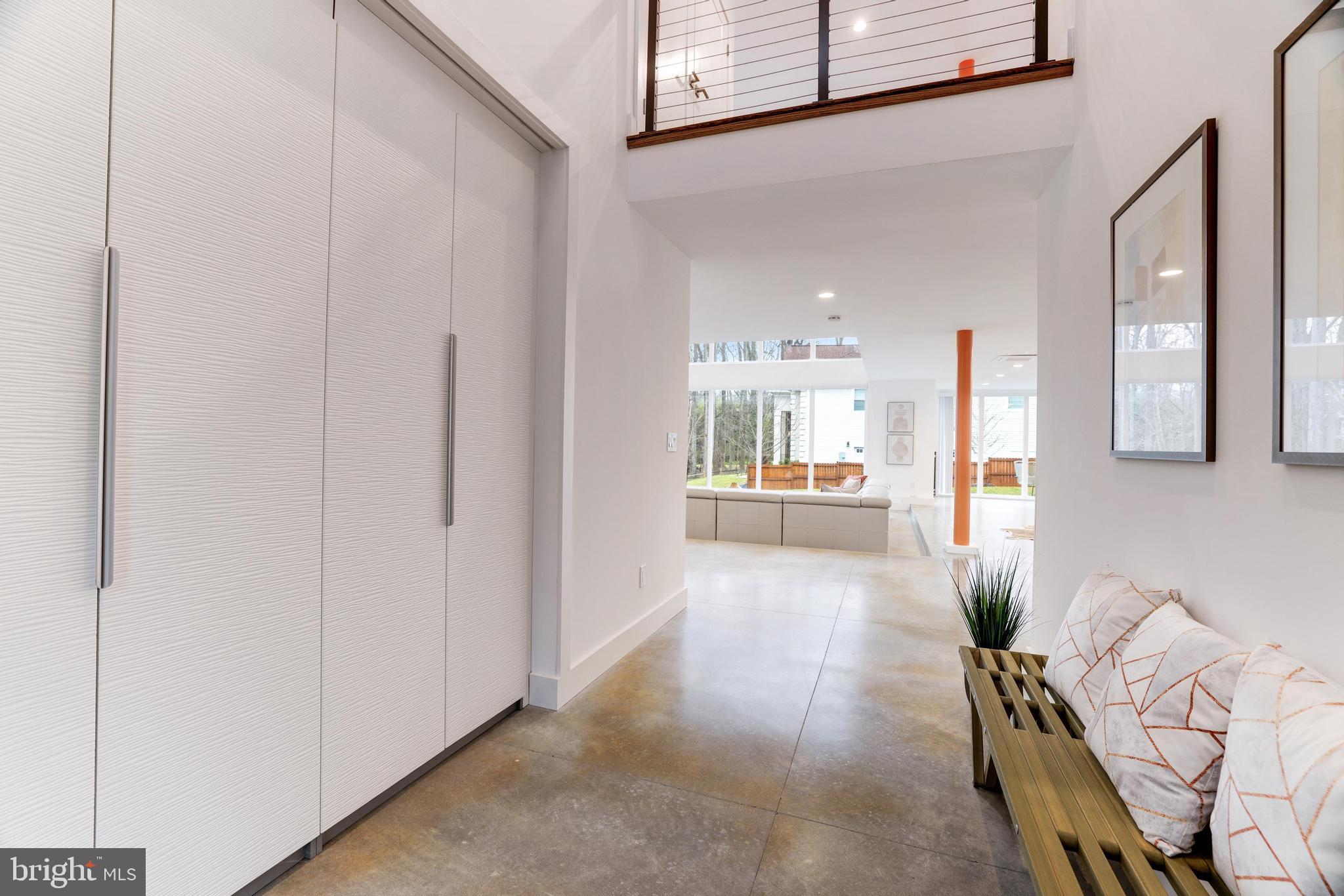 LUXMANOR - Residential