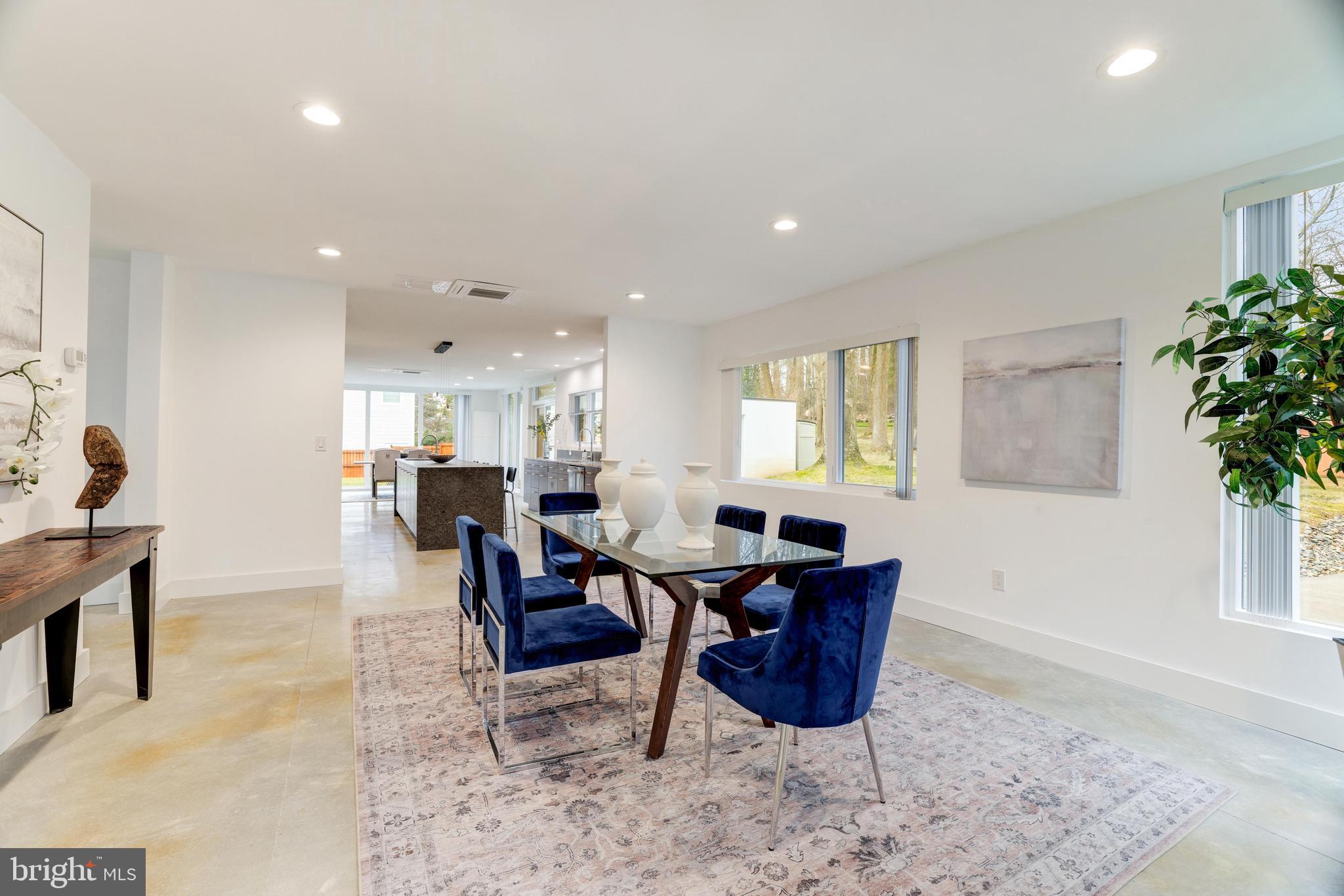 LUXMANOR - Residential