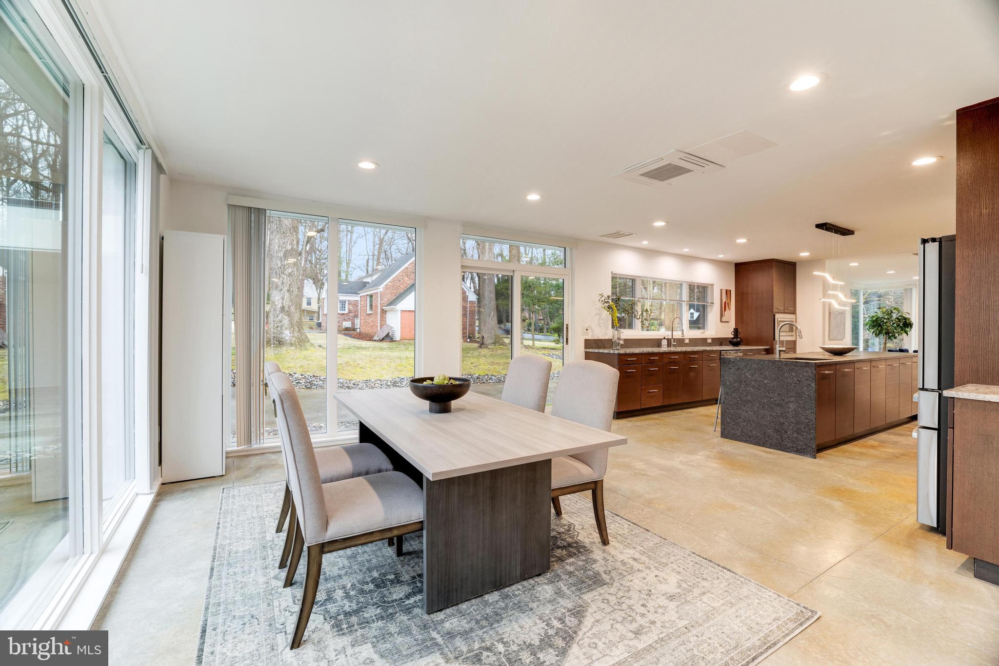 LUXMANOR - Residential