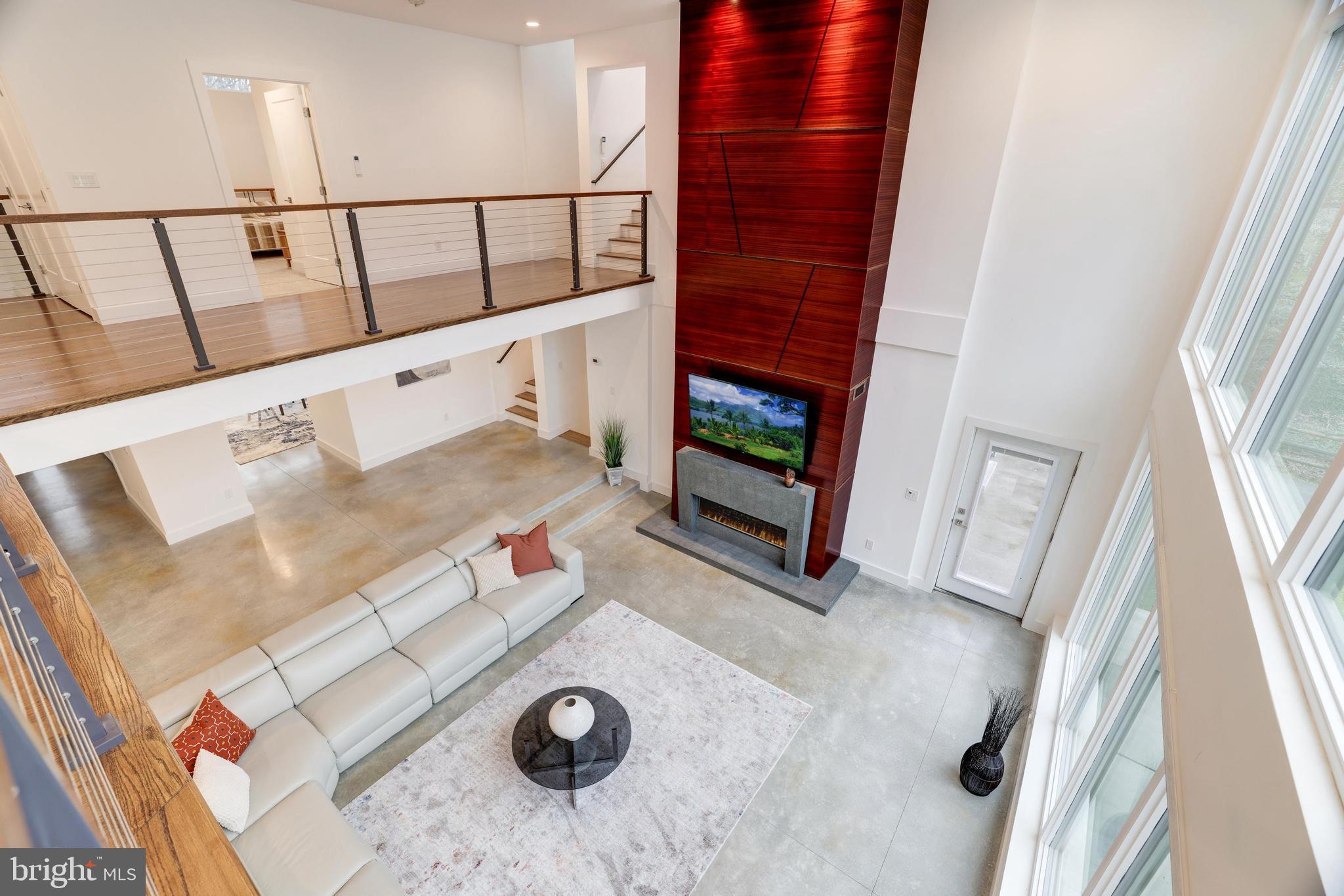 LUXMANOR - Residential