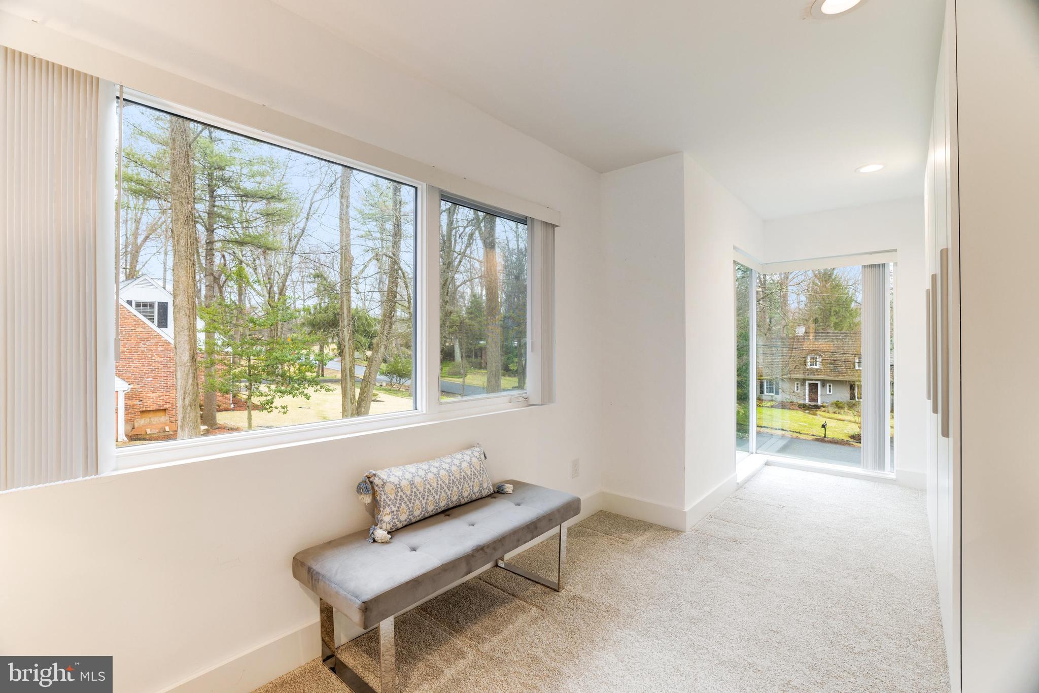 LUXMANOR - Residential