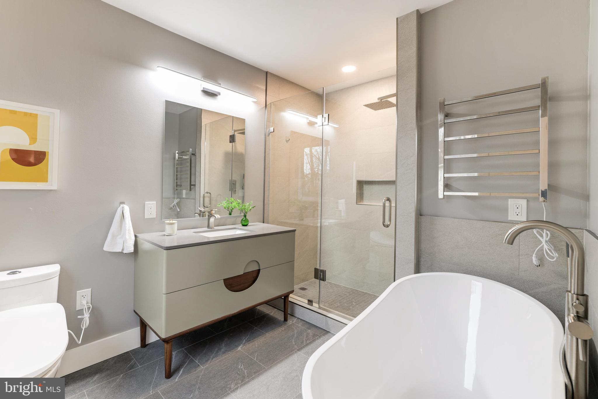 LUXMANOR - Residential