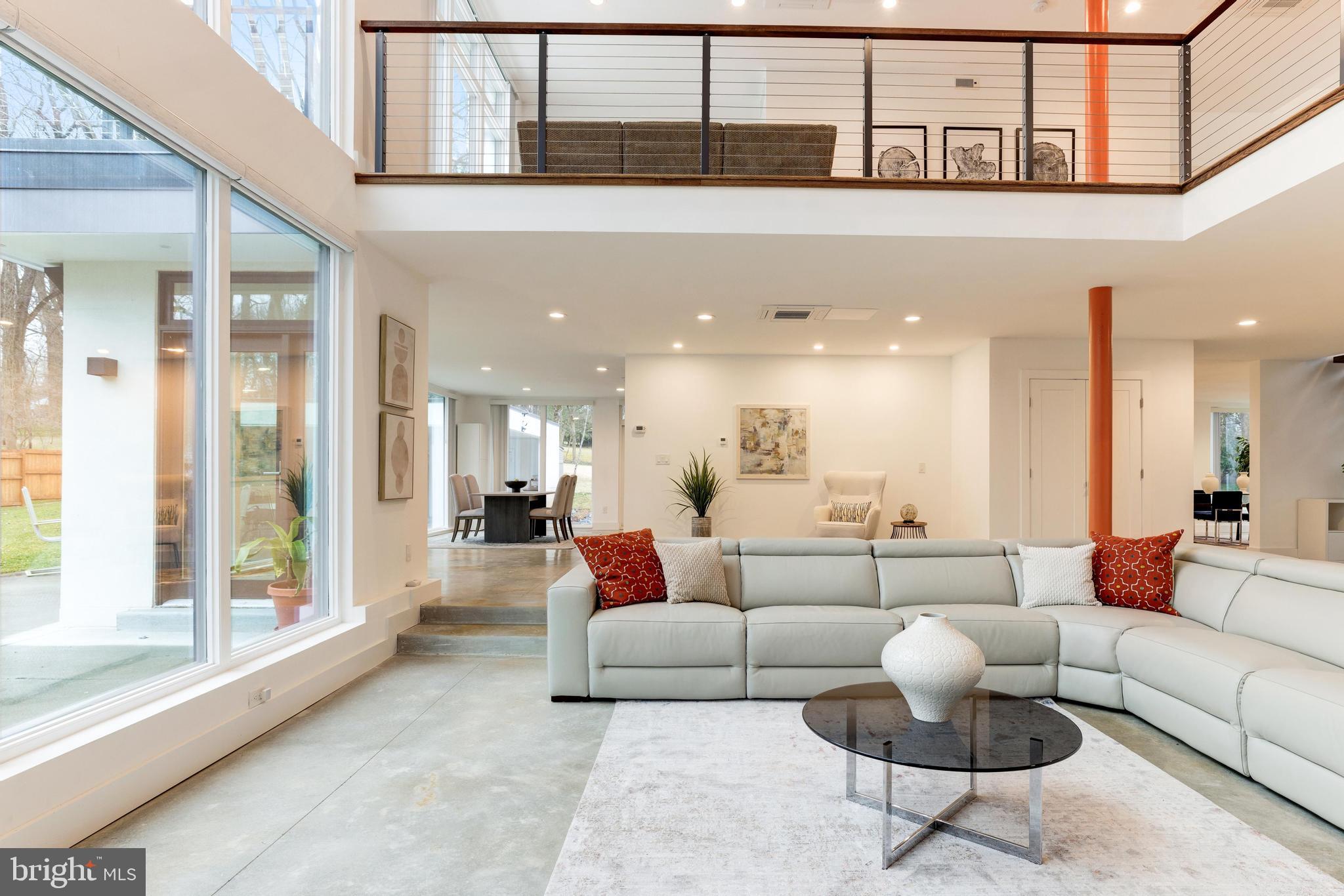 LUXMANOR - Residential