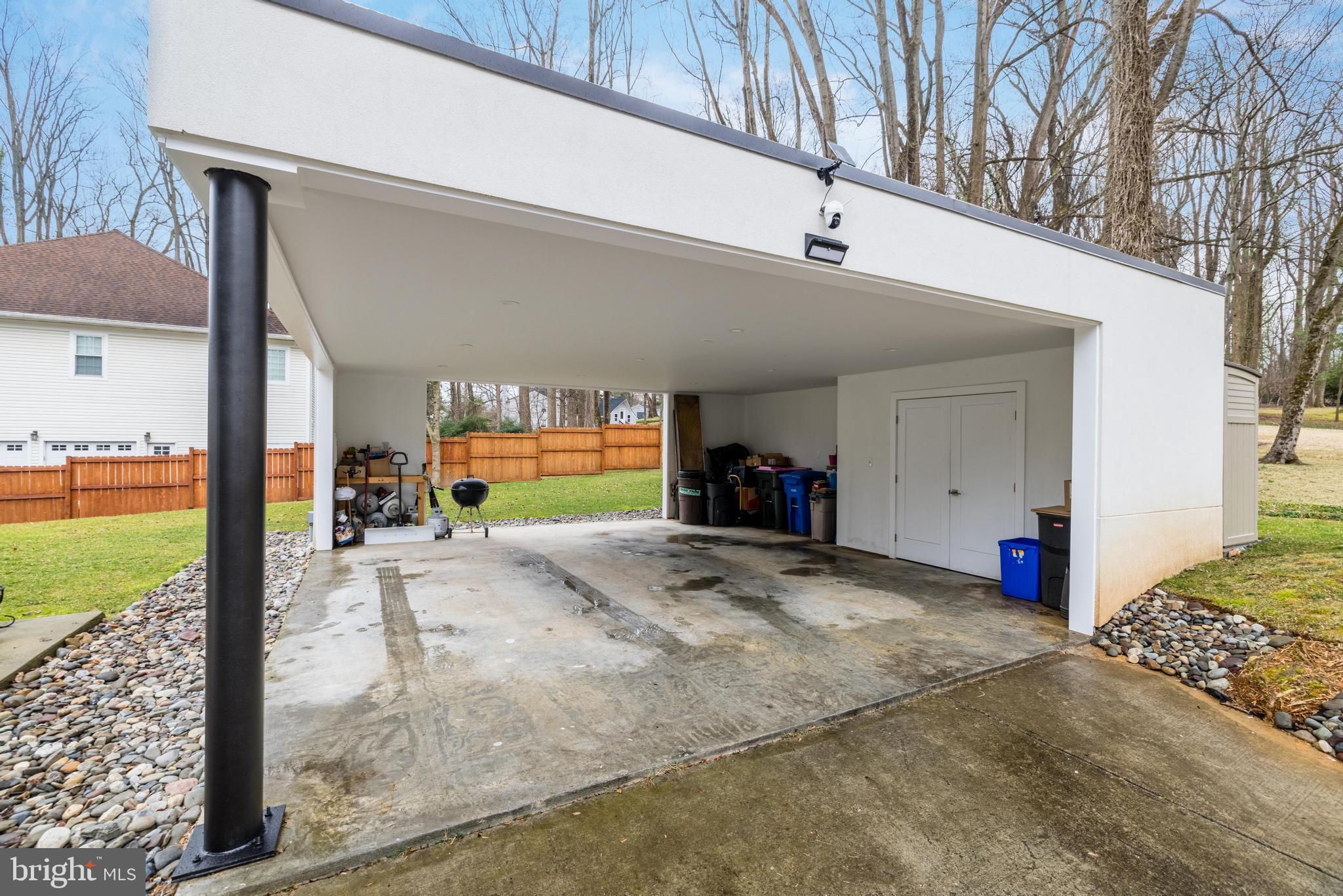 LUXMANOR - Residential