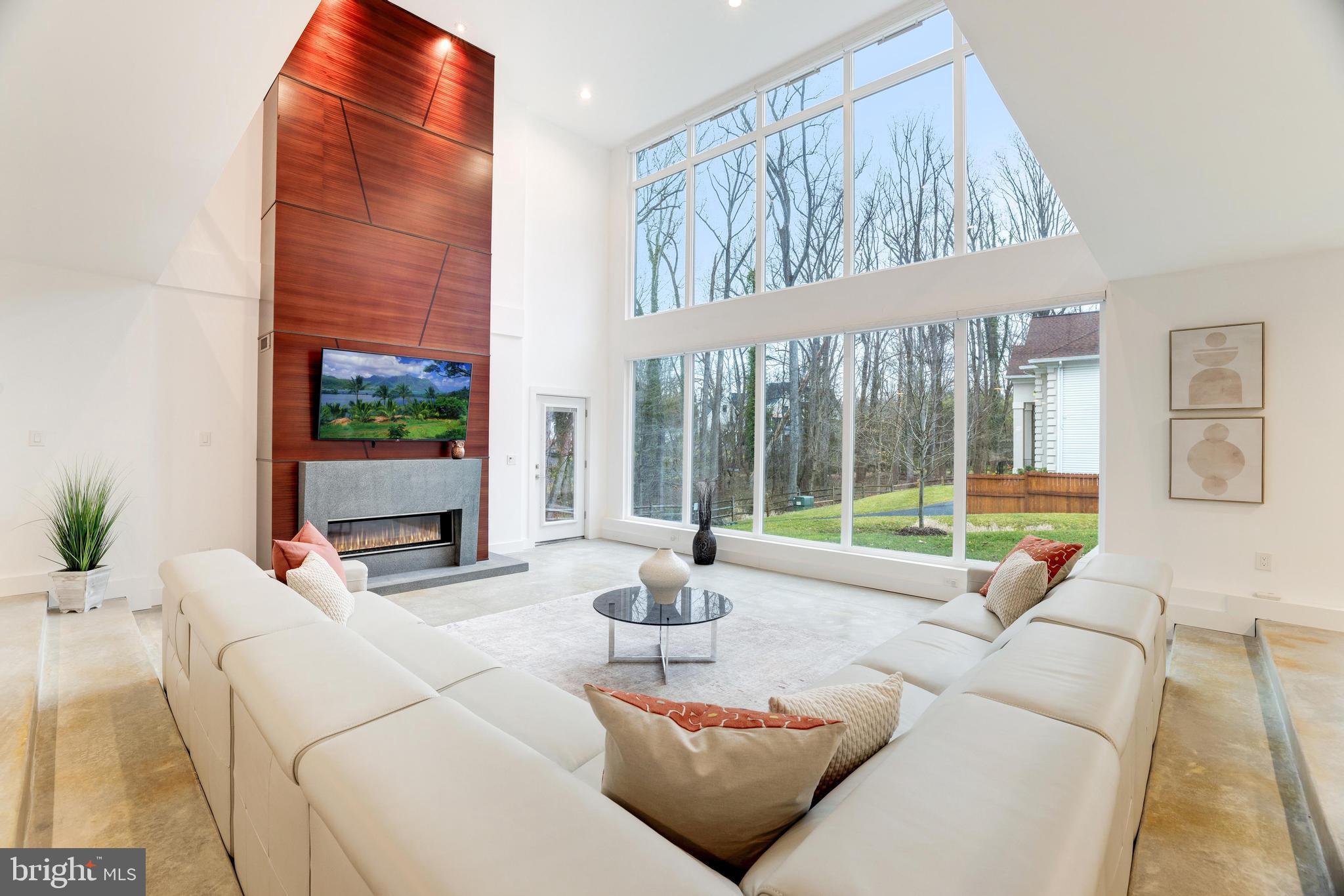 LUXMANOR - Residential