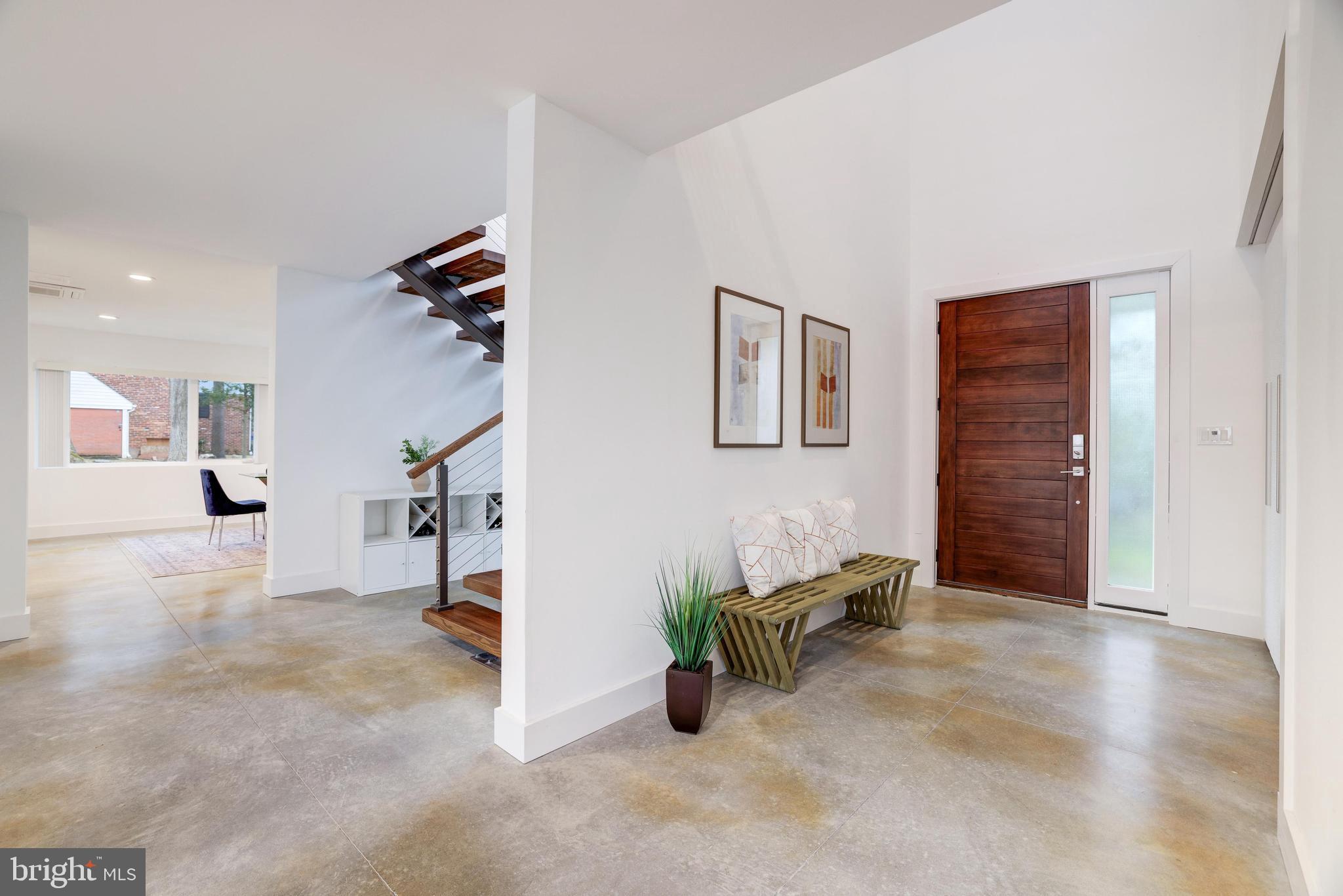 LUXMANOR - Residential