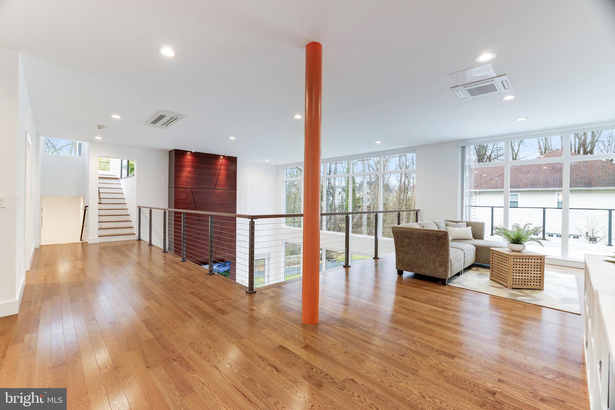 LUXMANOR - Residential