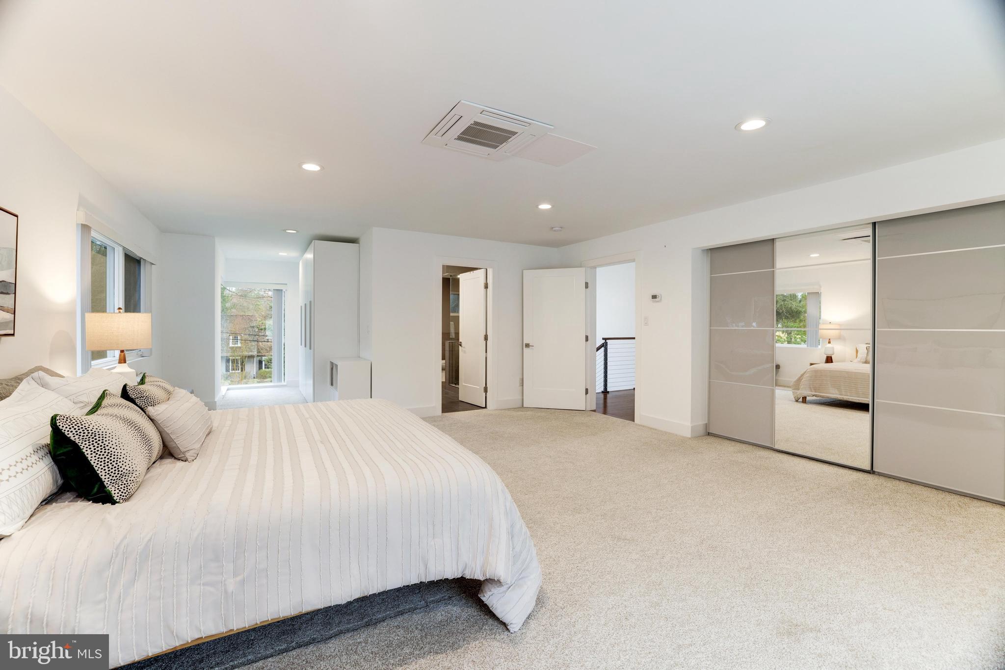 LUXMANOR - Residential