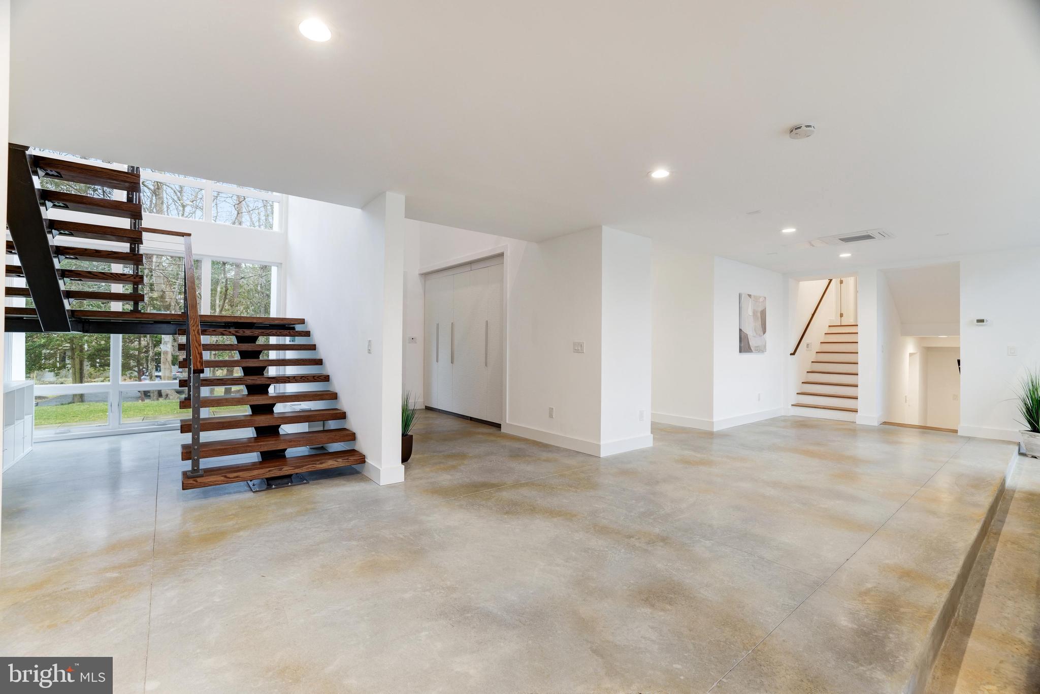 LUXMANOR - Residential