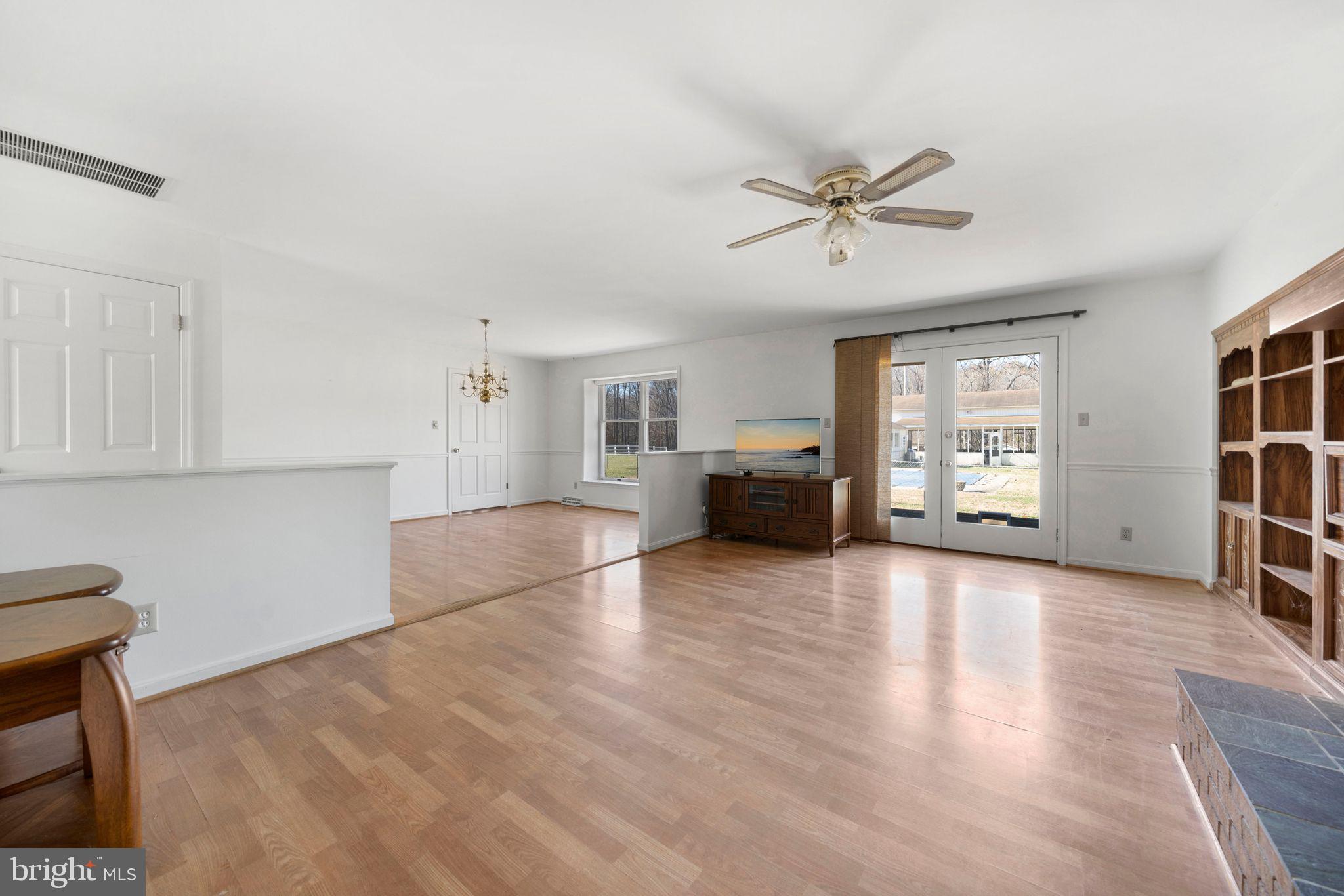 HELEN FARMETTES - Residential