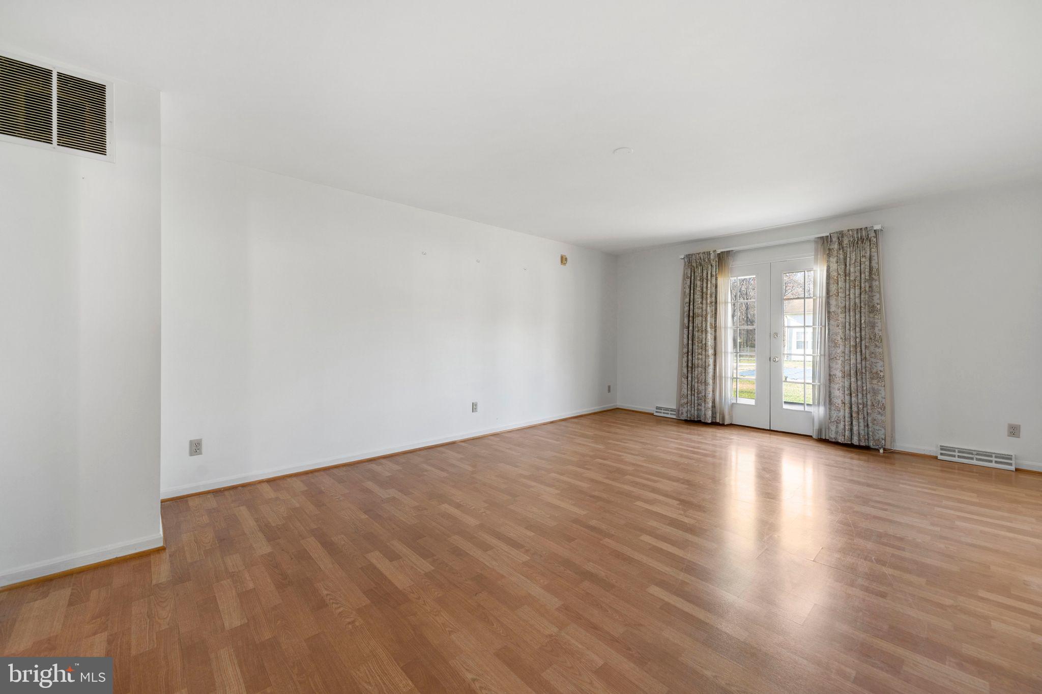 HELEN FARMETTES - Residential