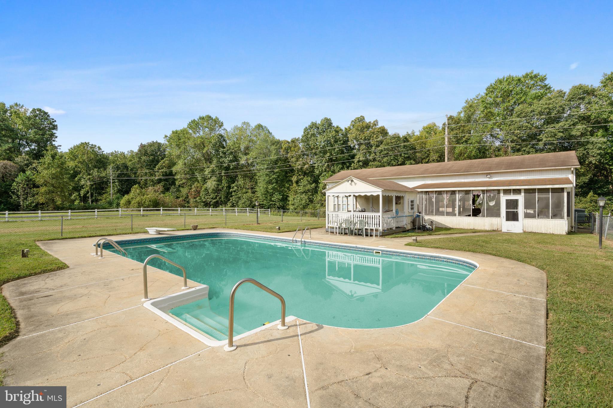 HELEN FARMETTES - Residential