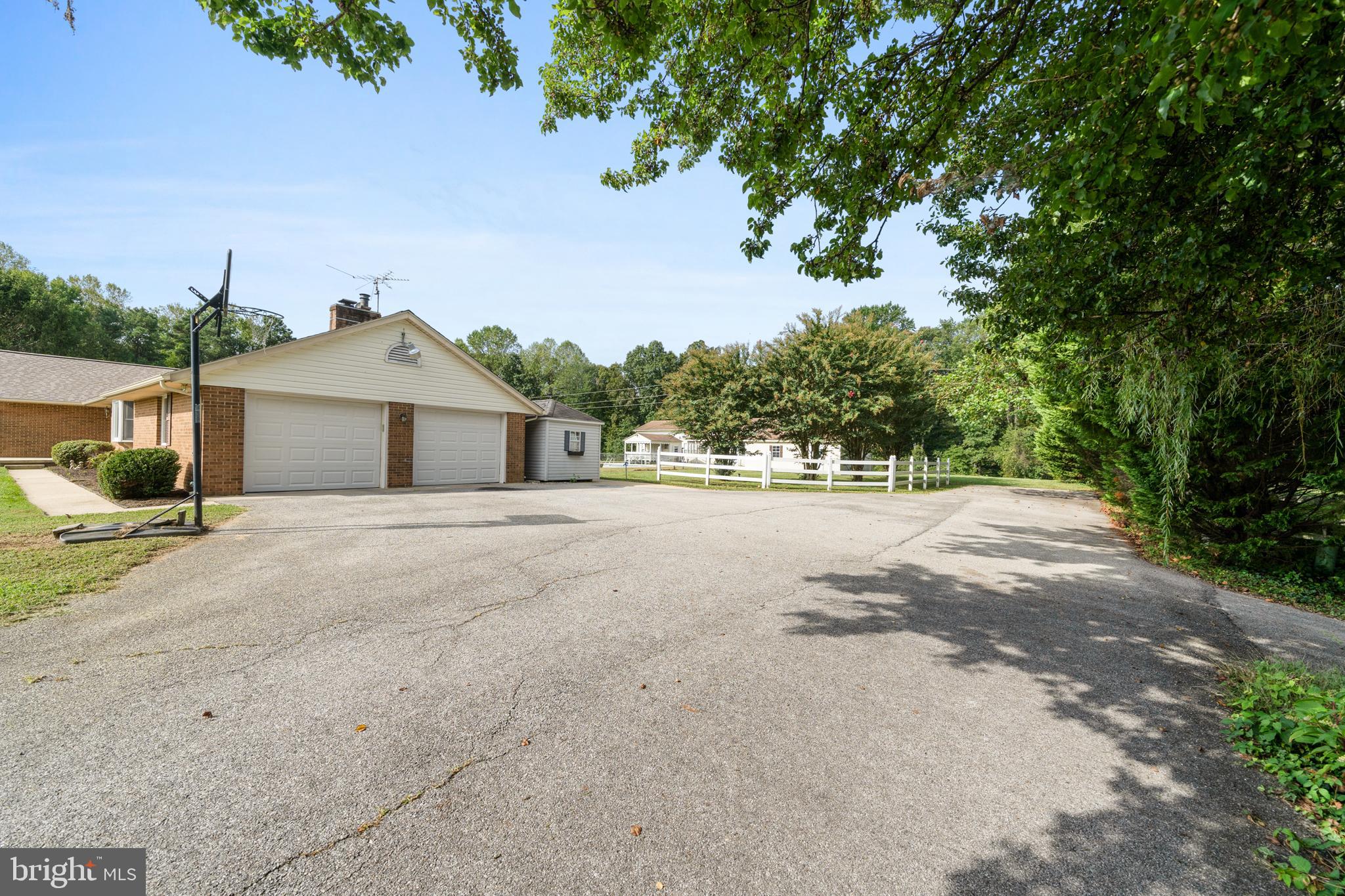 HELEN FARMETTES - Residential