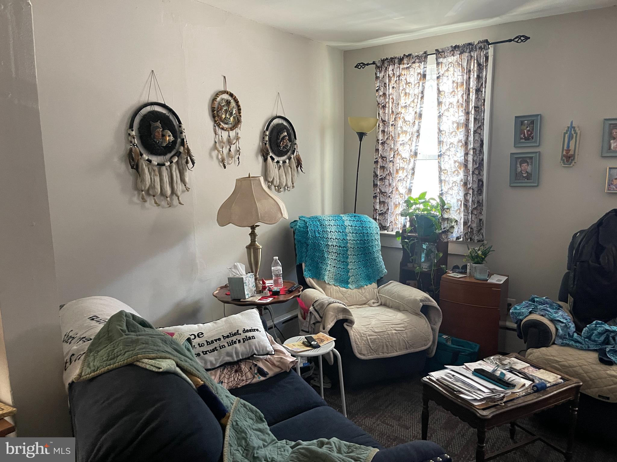 208 W RAILROAD STREET