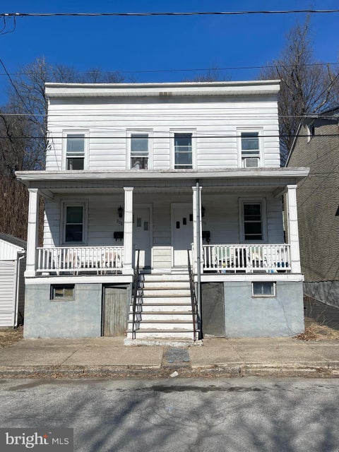 Multifamily For Sale - 208 W Railroad Street<br/> POTTSVILLE, PA 17901